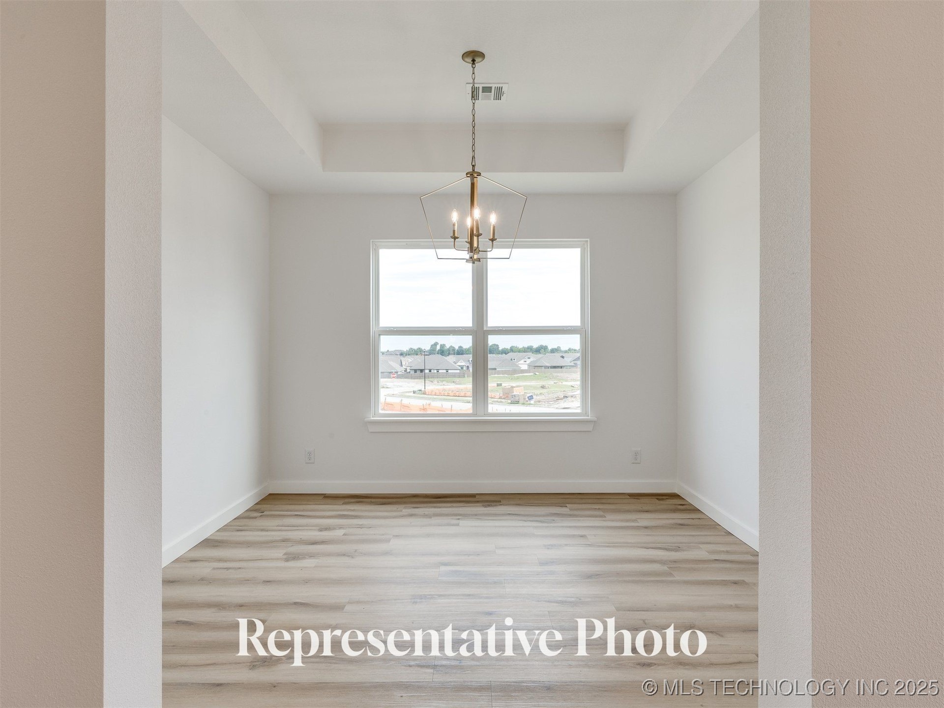 7613 E 89th Street North Property Photo 8