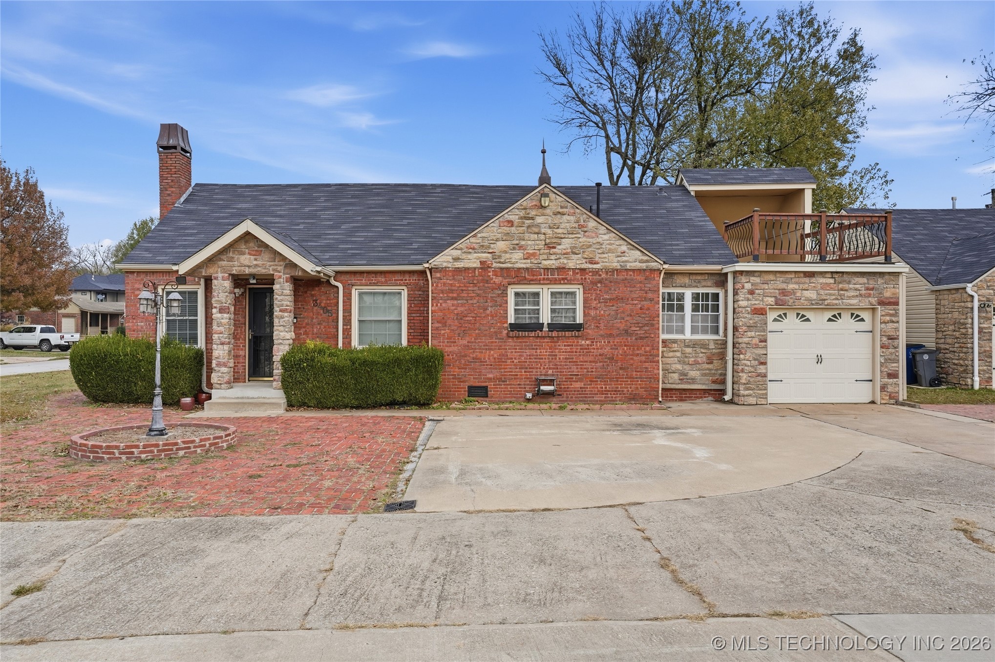 3405 Riverside Drive Property Photo 9