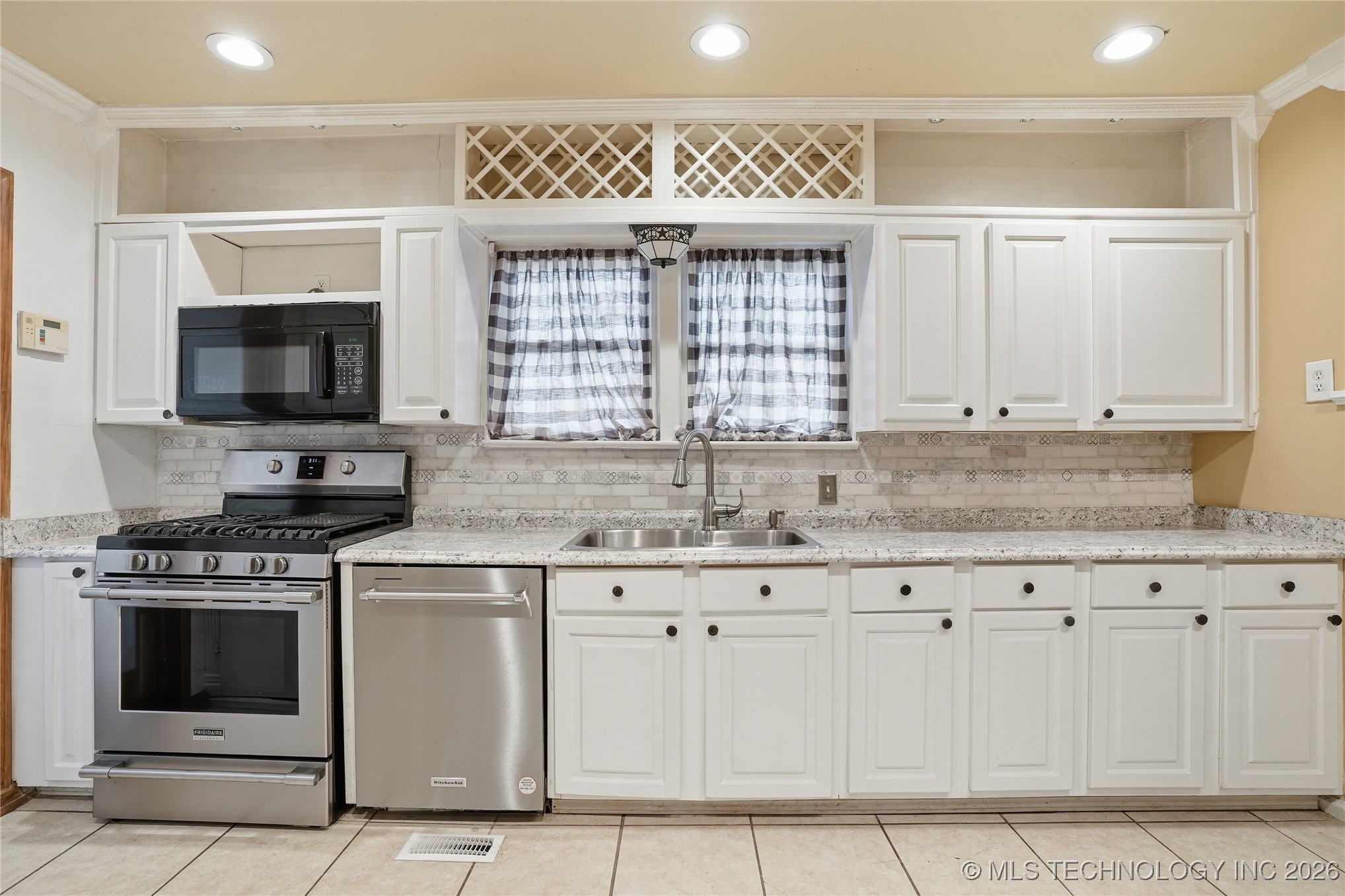 3405 Riverside Drive Property Photo 16