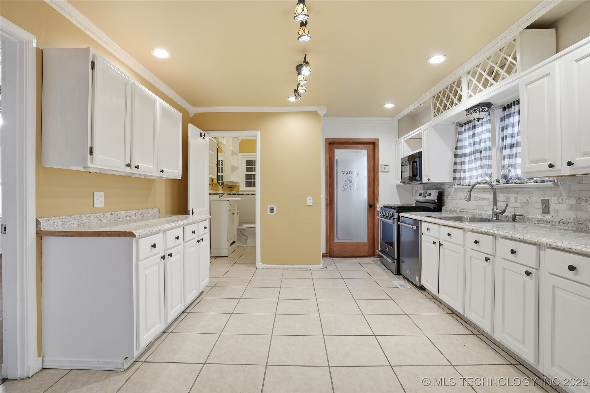 3405 Riverside Drive Property Photo 18