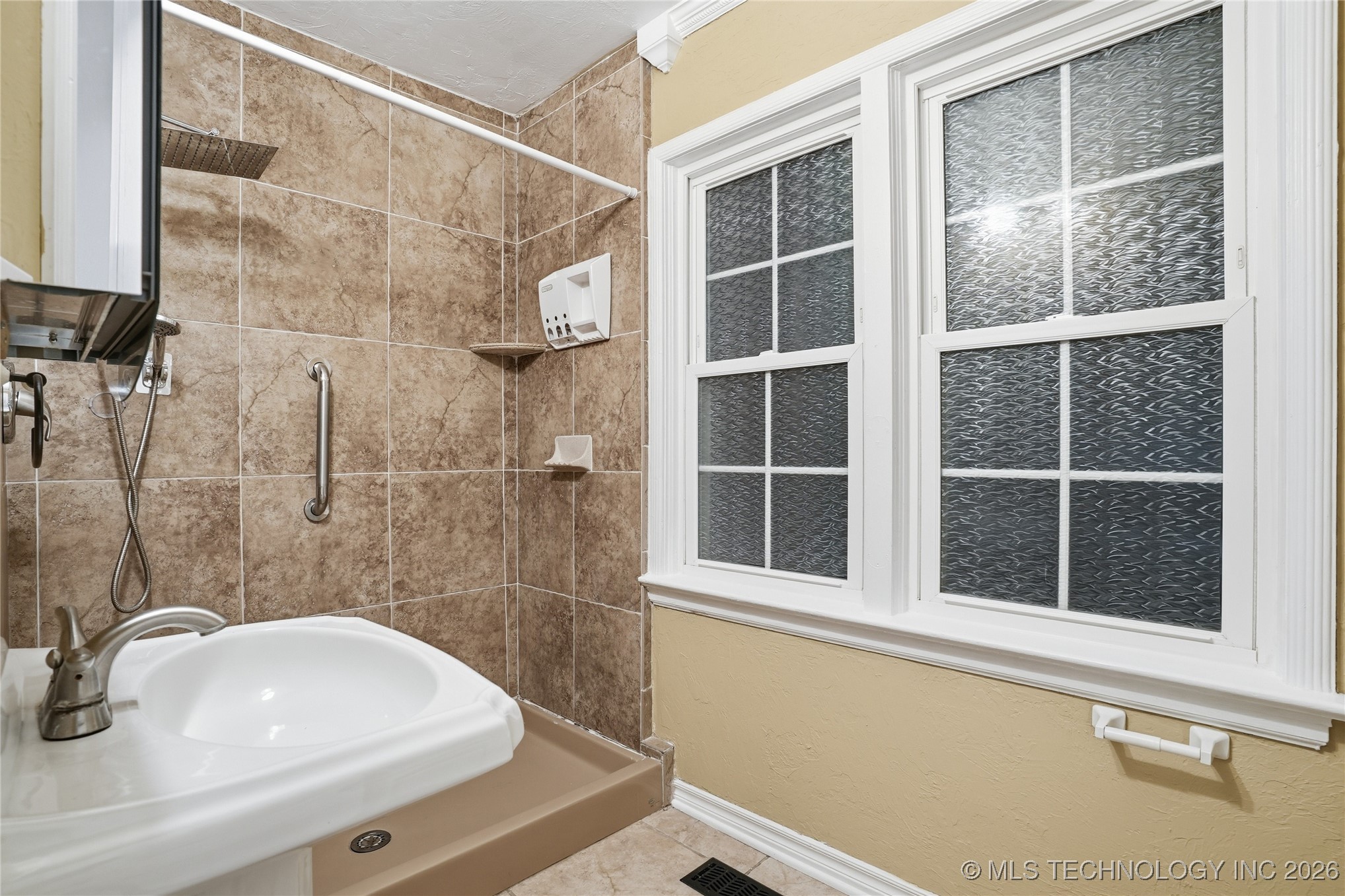 3405 Riverside Drive Property Photo 23