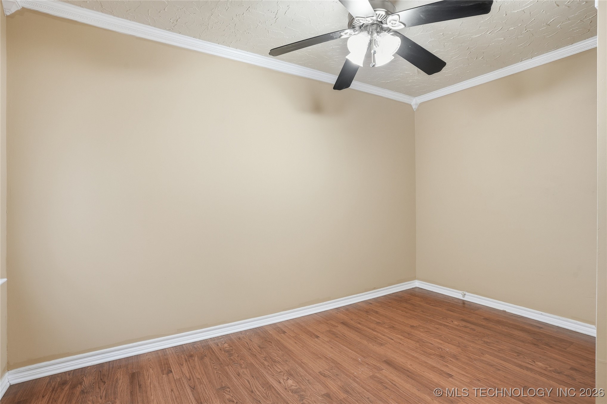 3405 Riverside Drive Property Photo 28