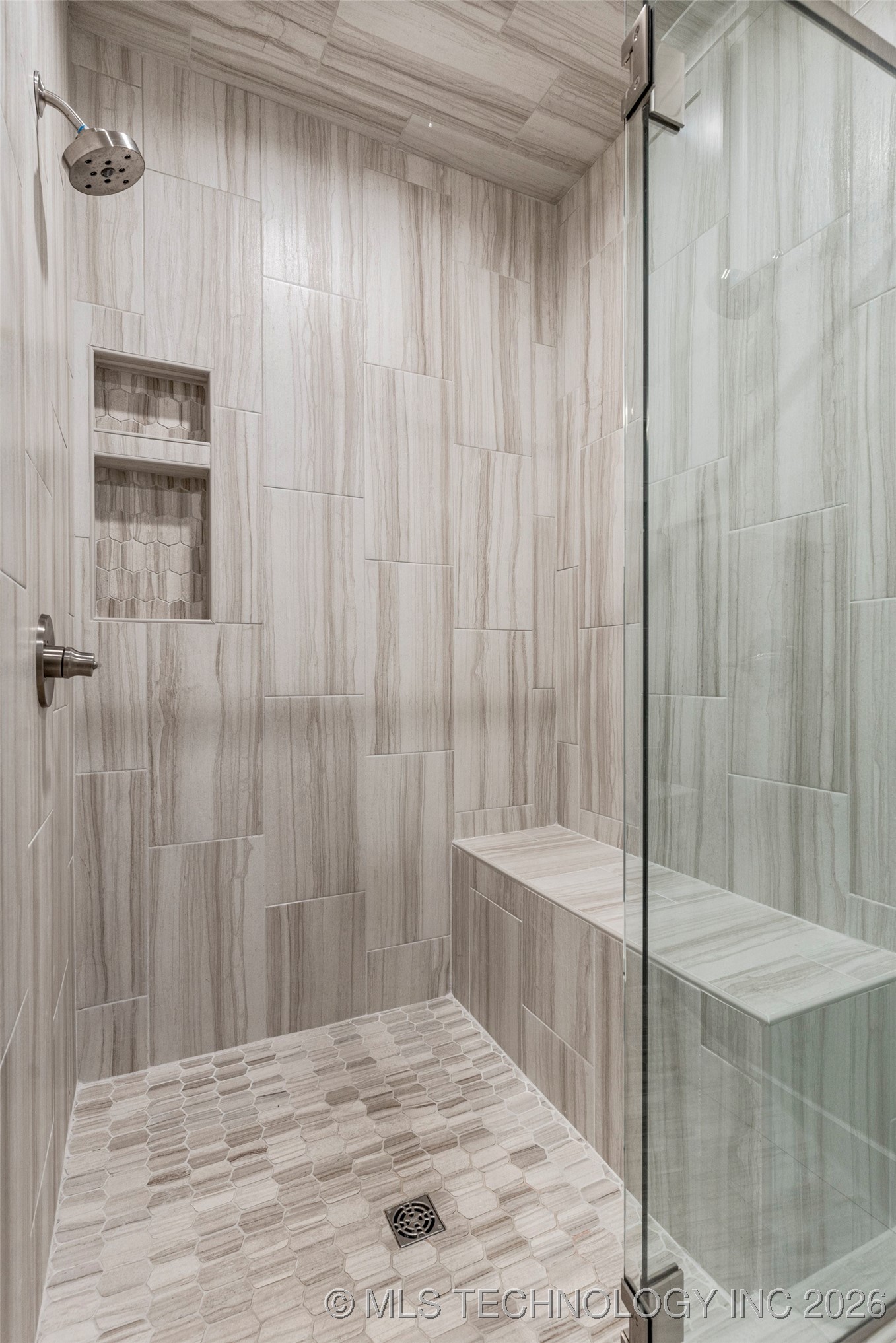 8505 S Phoenix Avenue Property Photo 30