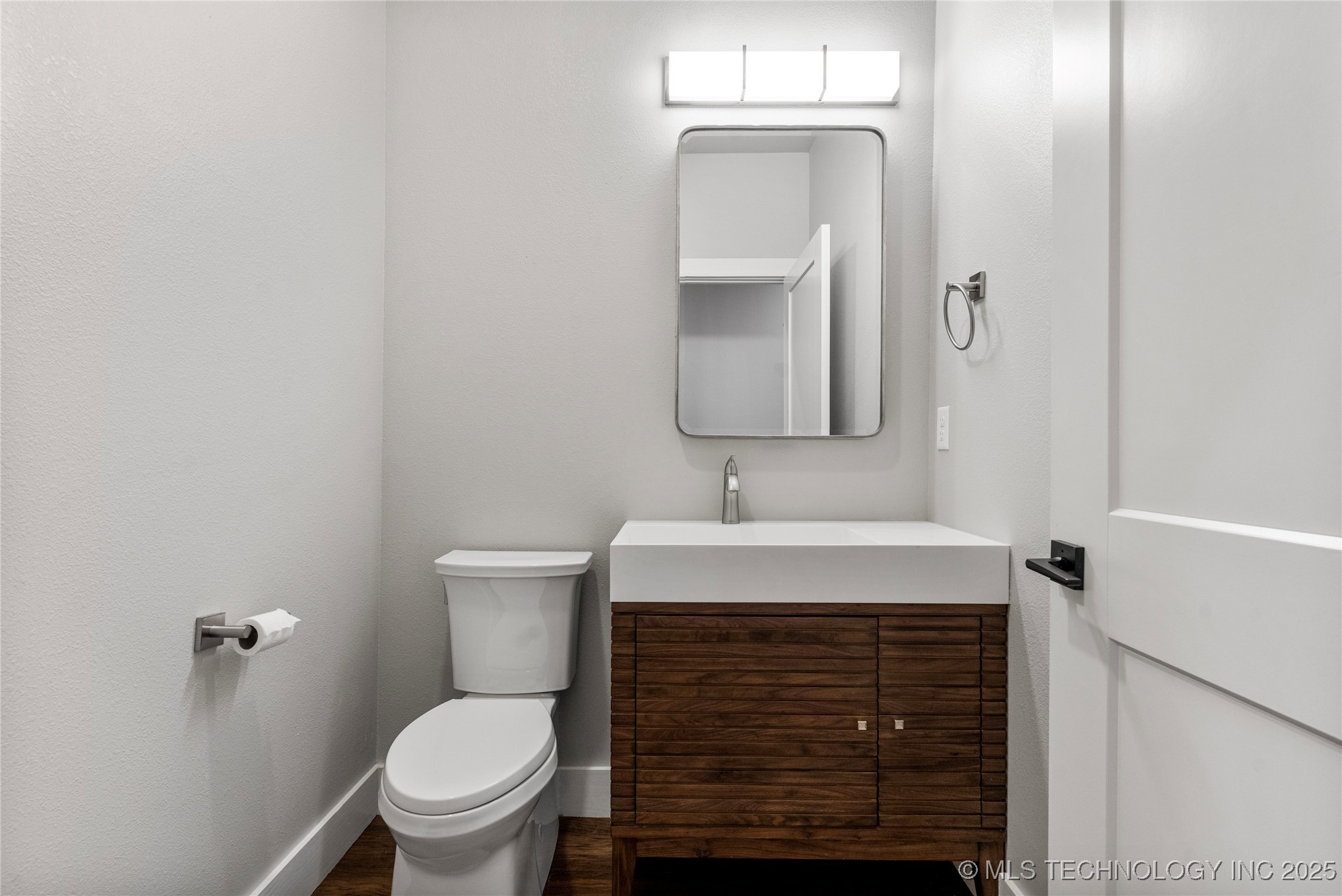 8505 S Phoenix Avenue Property Photo 35