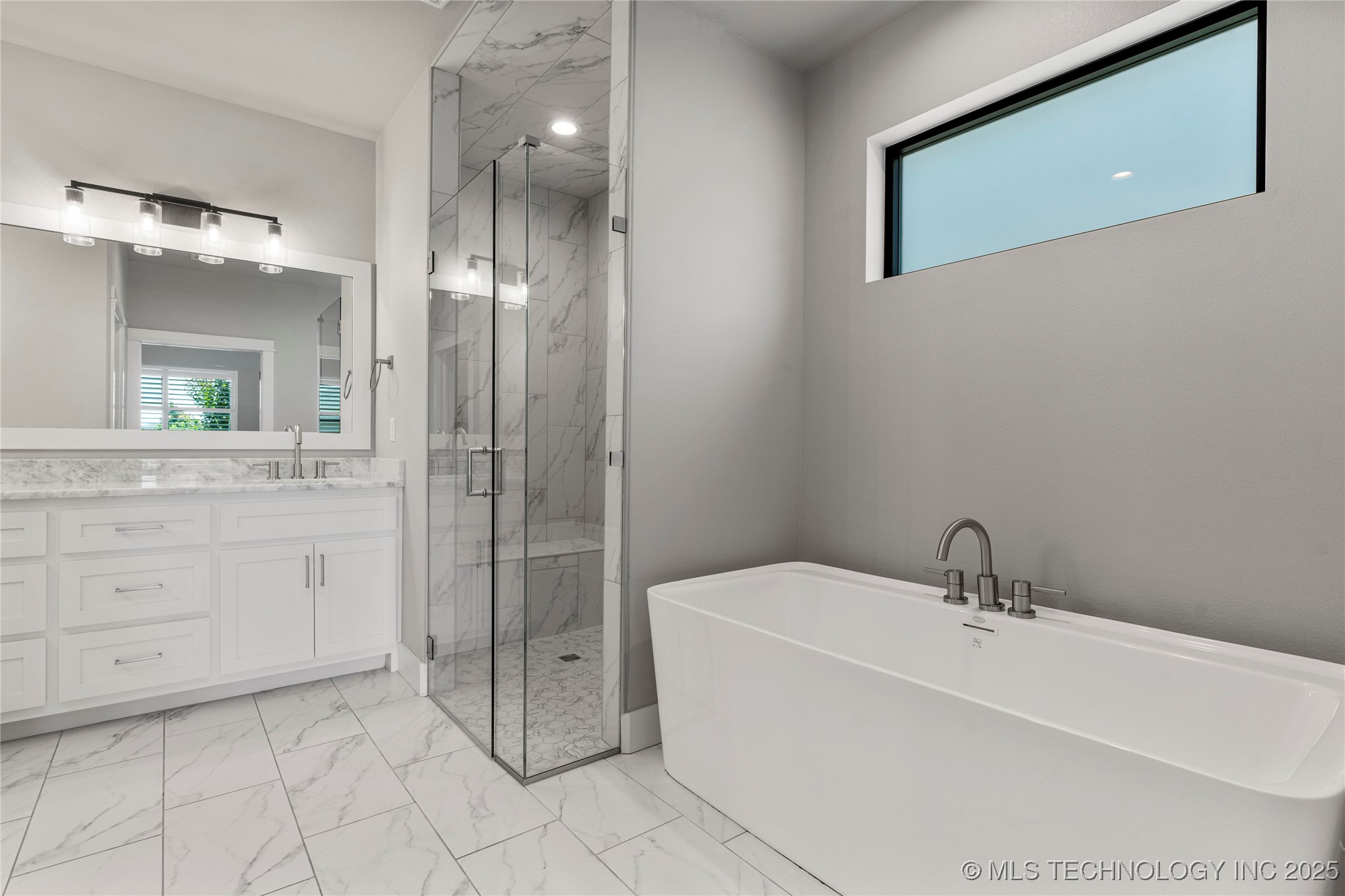 8505 S Phoenix Avenue Property Photo 45