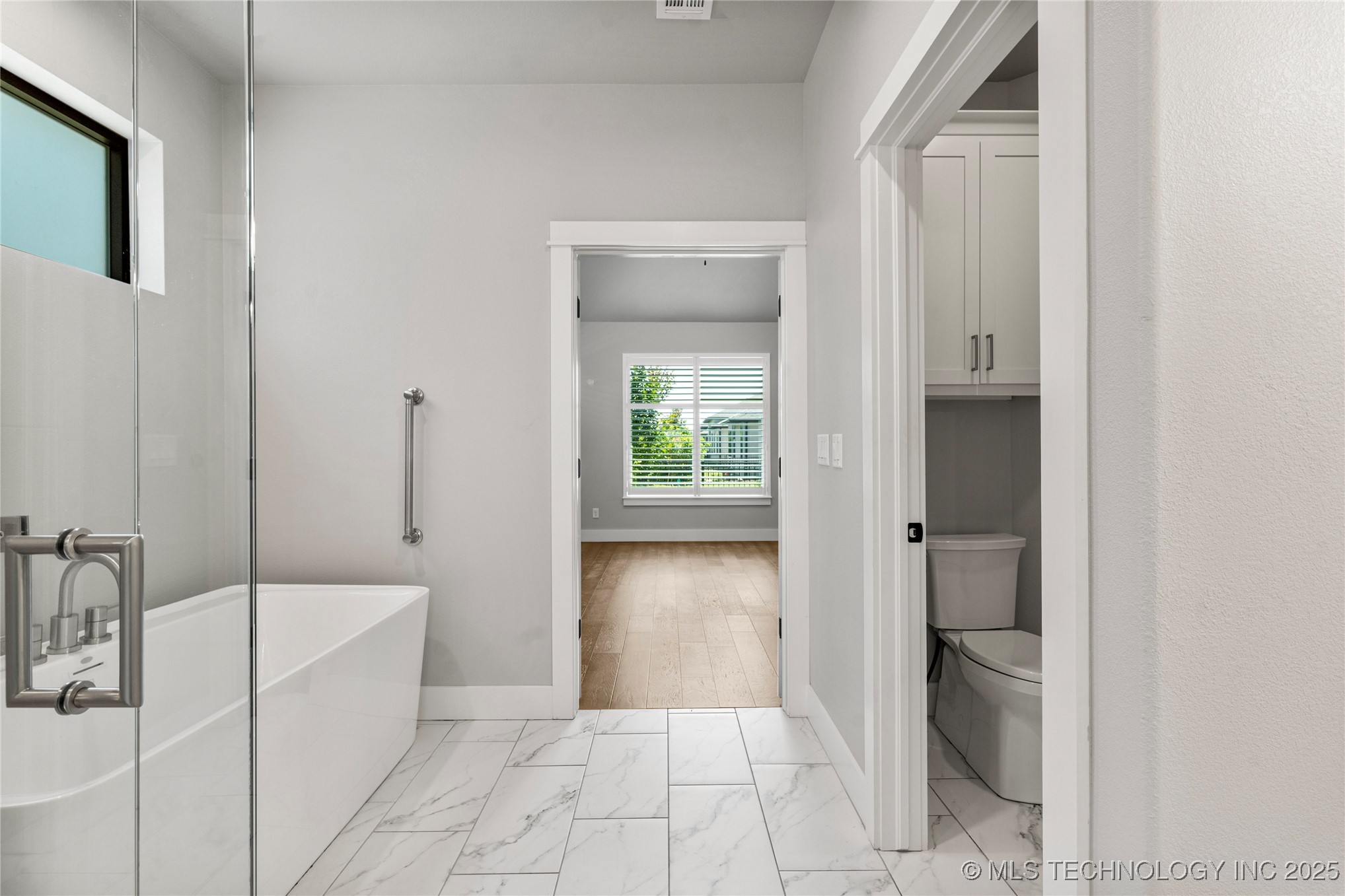 8505 S Phoenix Avenue Property Photo 49