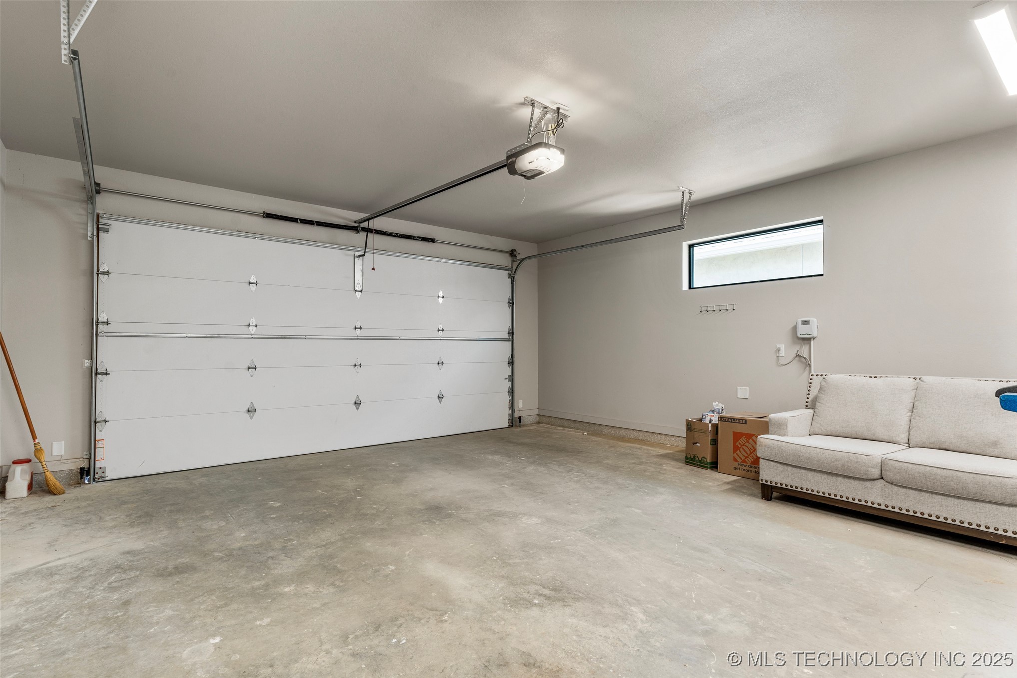 8505 S Phoenix Avenue Property Photo 50