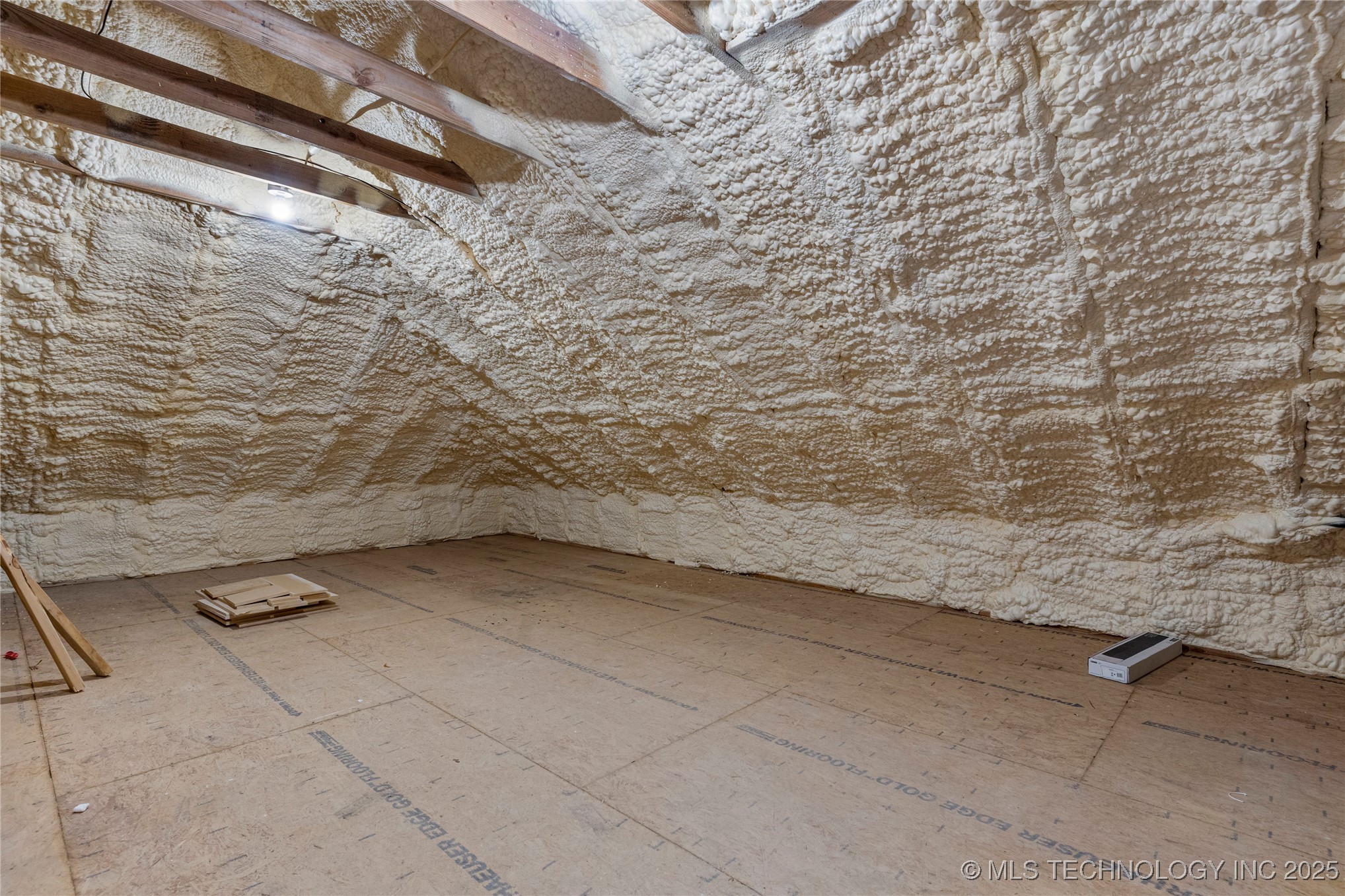 8505 S Phoenix Avenue Property Photo 51