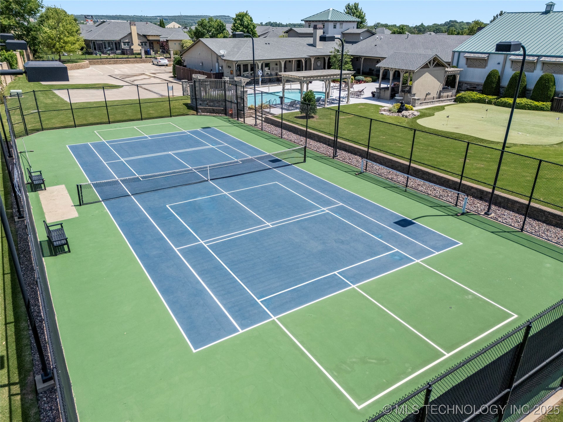 8505 S Phoenix Avenue Property Photo 59