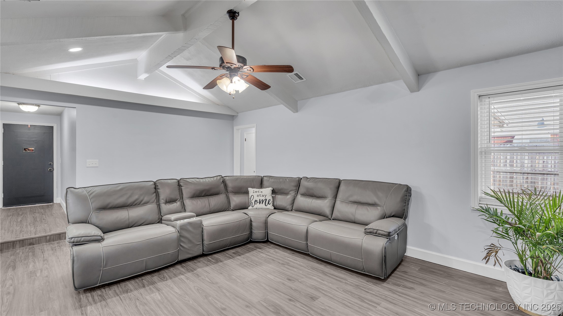 10108 E 28th Street Property Photo 2