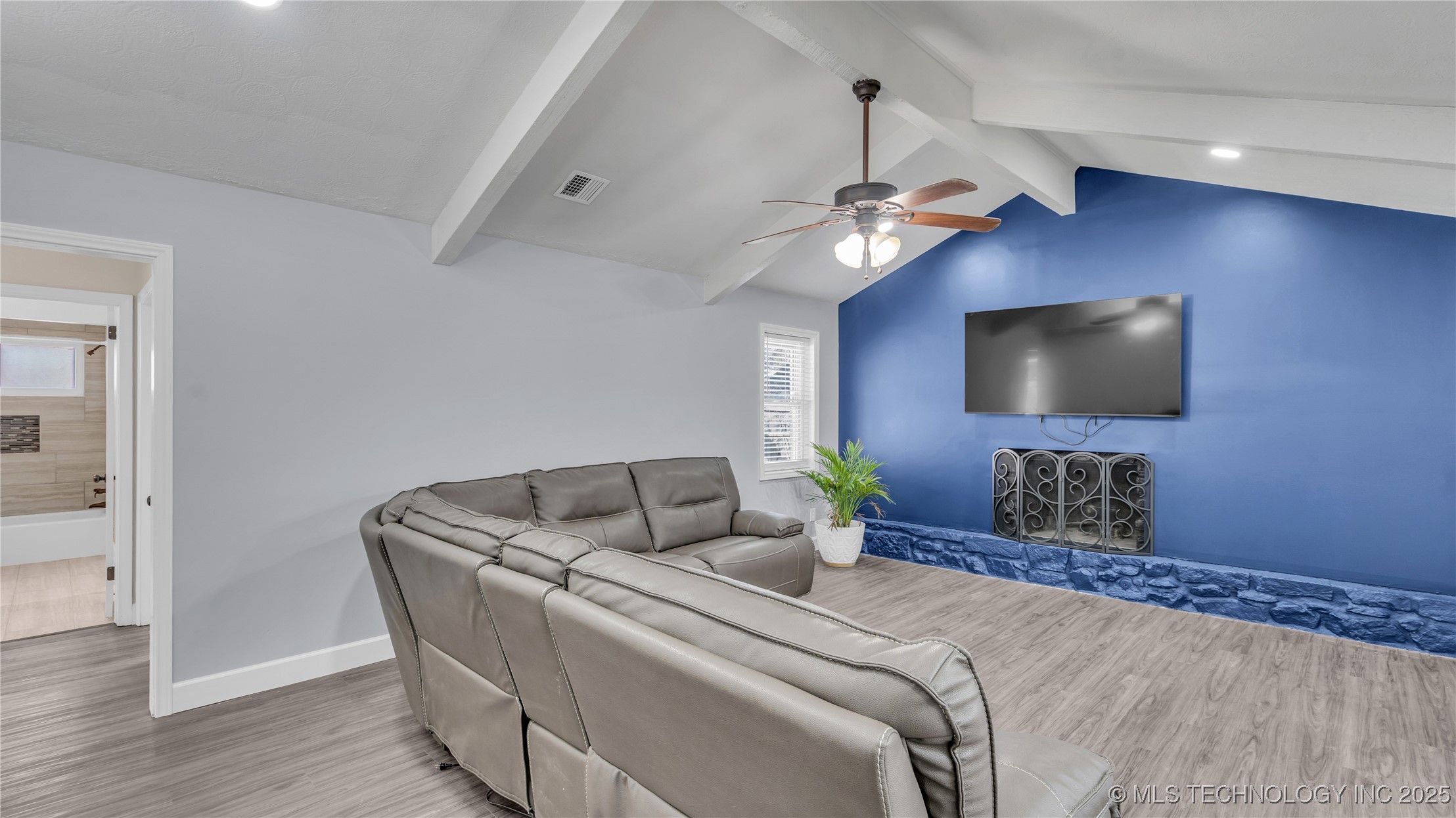 10108 E 28th Street Property Photo 3