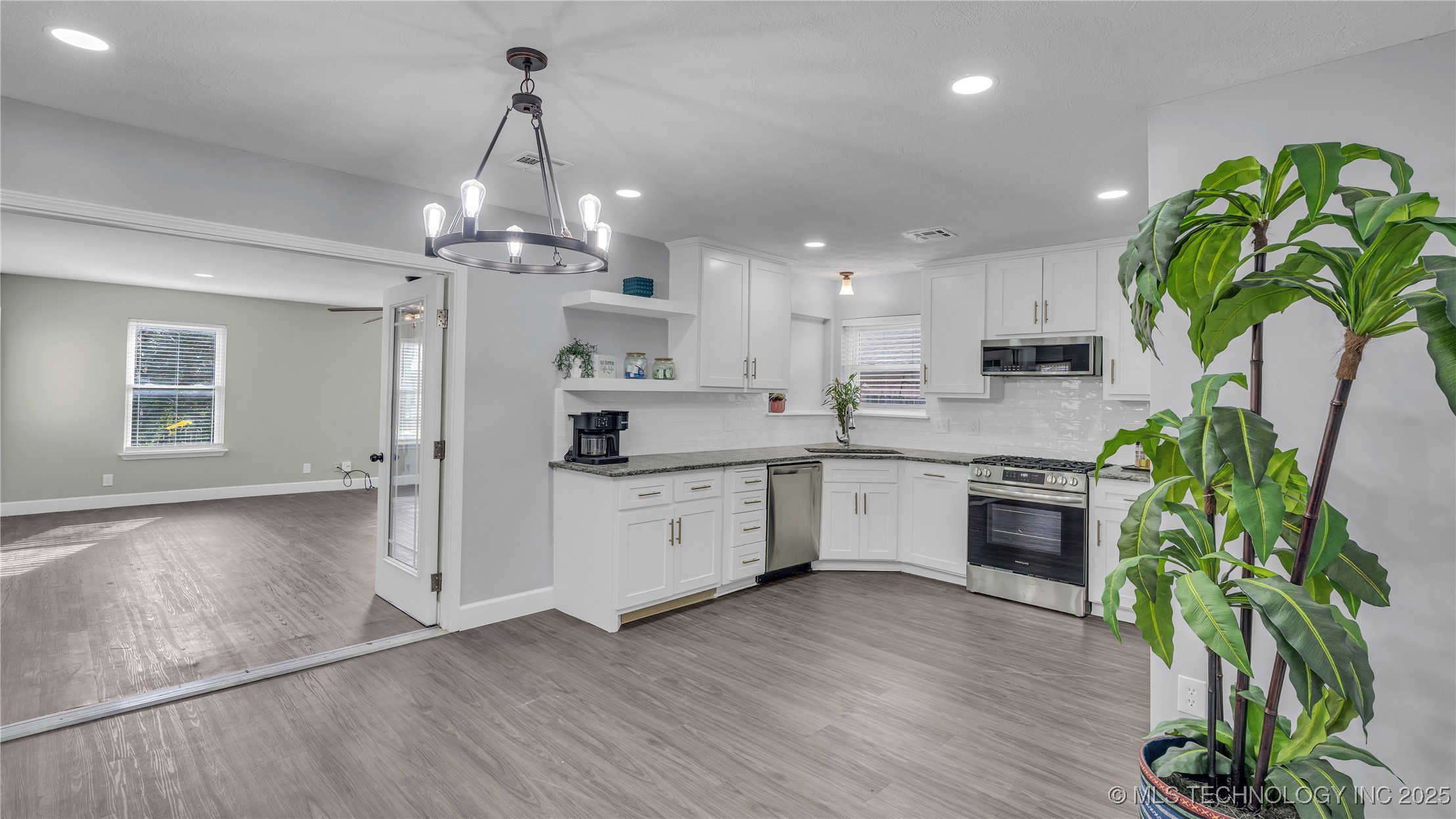 10108 E 28th Street Property Photo 4