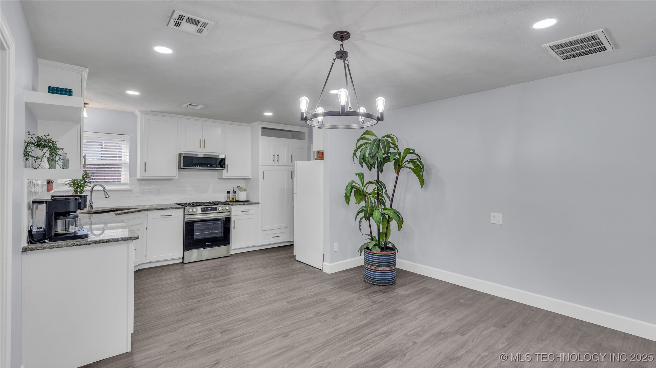 10108 E 28th Street Property Photo 7