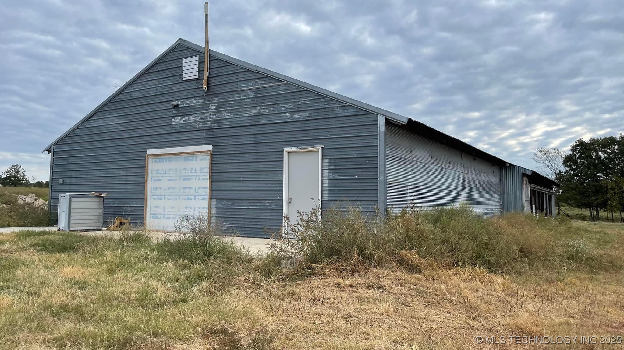 1370 E 580 Property Photo 5