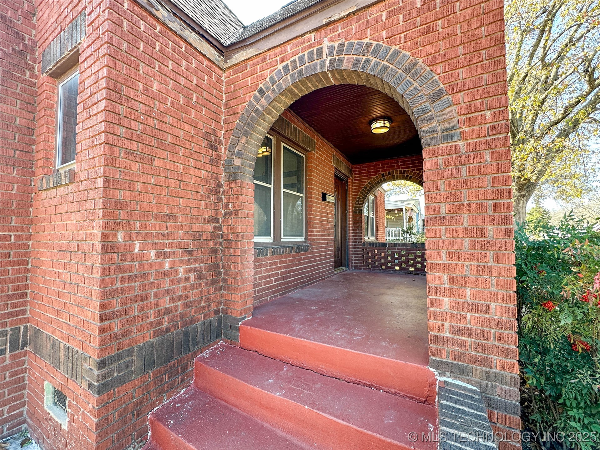 4724 E 3rd Street Property Photo 3