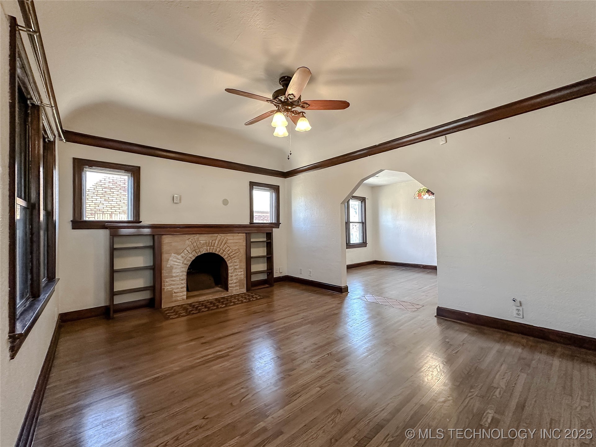 4724 E 3rd Street Property Photo 6