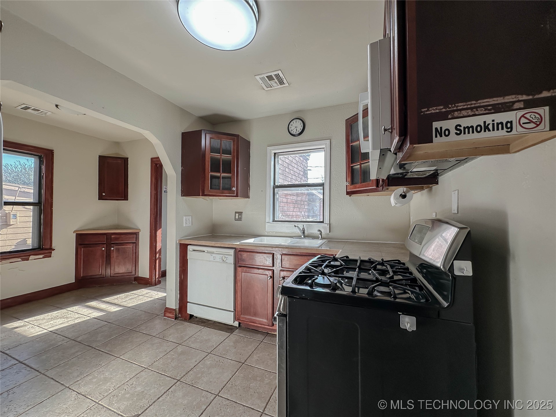 4724 E 3rd Street Property Photo 9