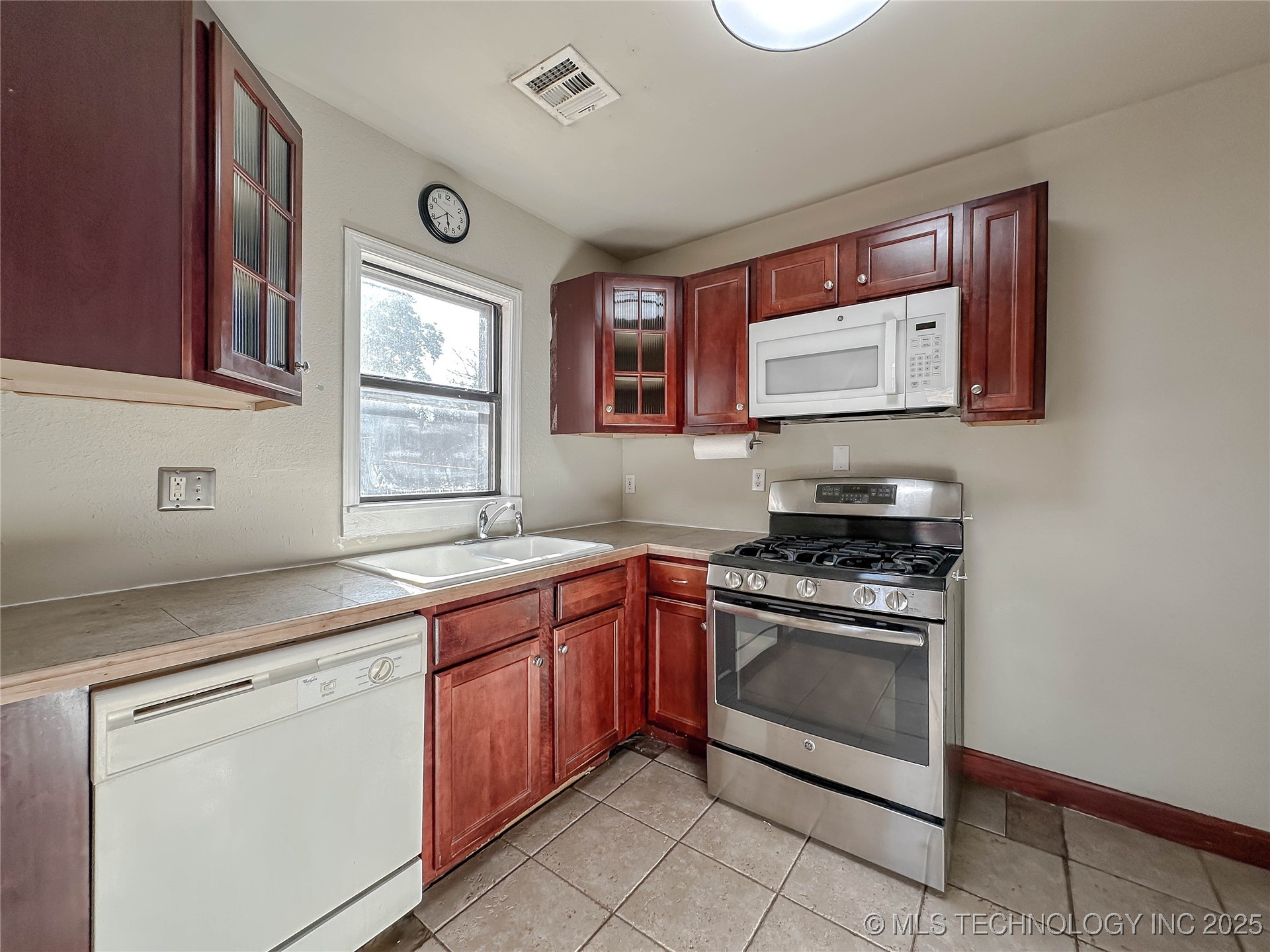 4724 E 3rd Street Property Photo 10