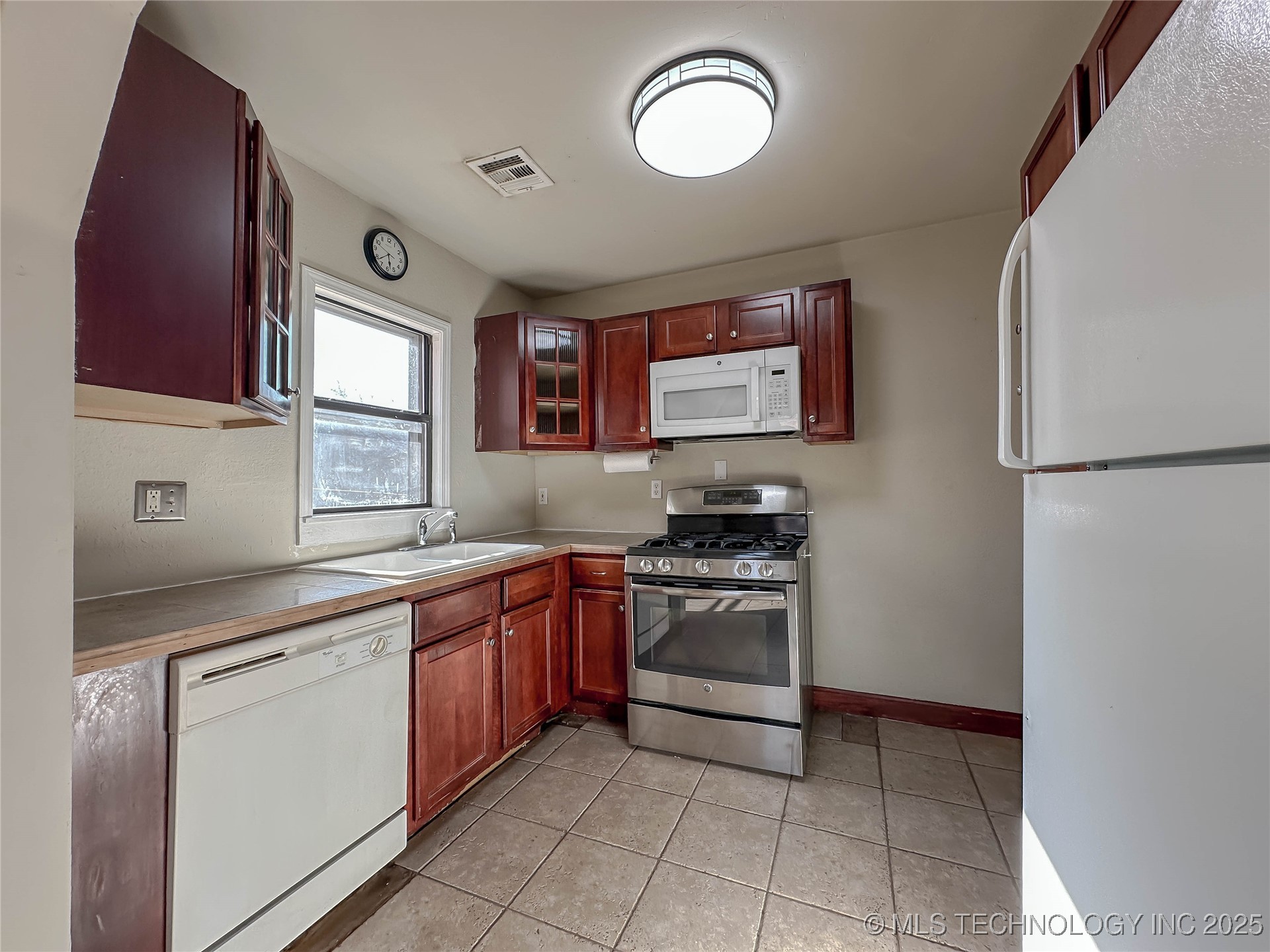 4724 E 3rd Street Property Photo 12