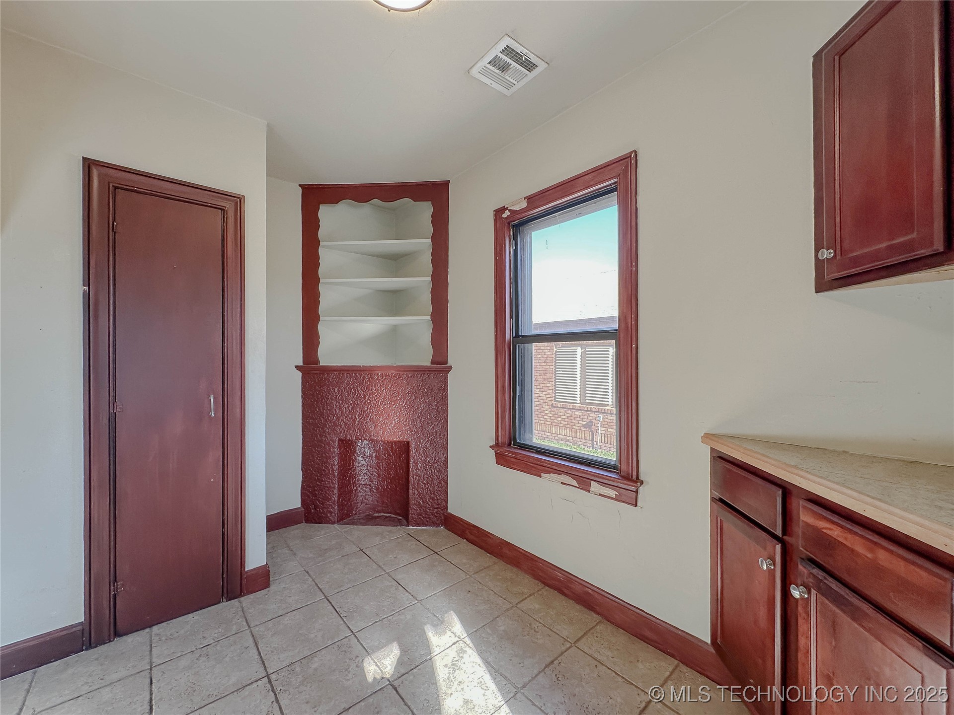 4724 E 3rd Street Property Photo 15