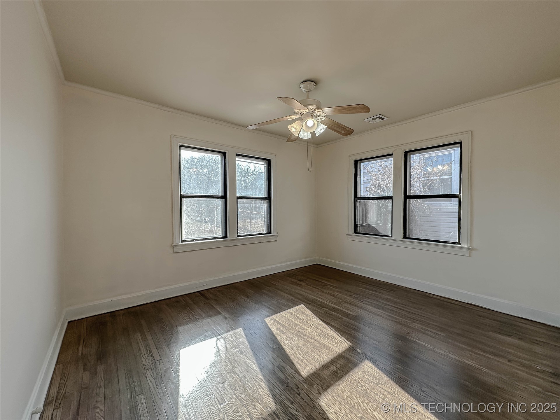 4724 E 3rd Street Property Photo 28