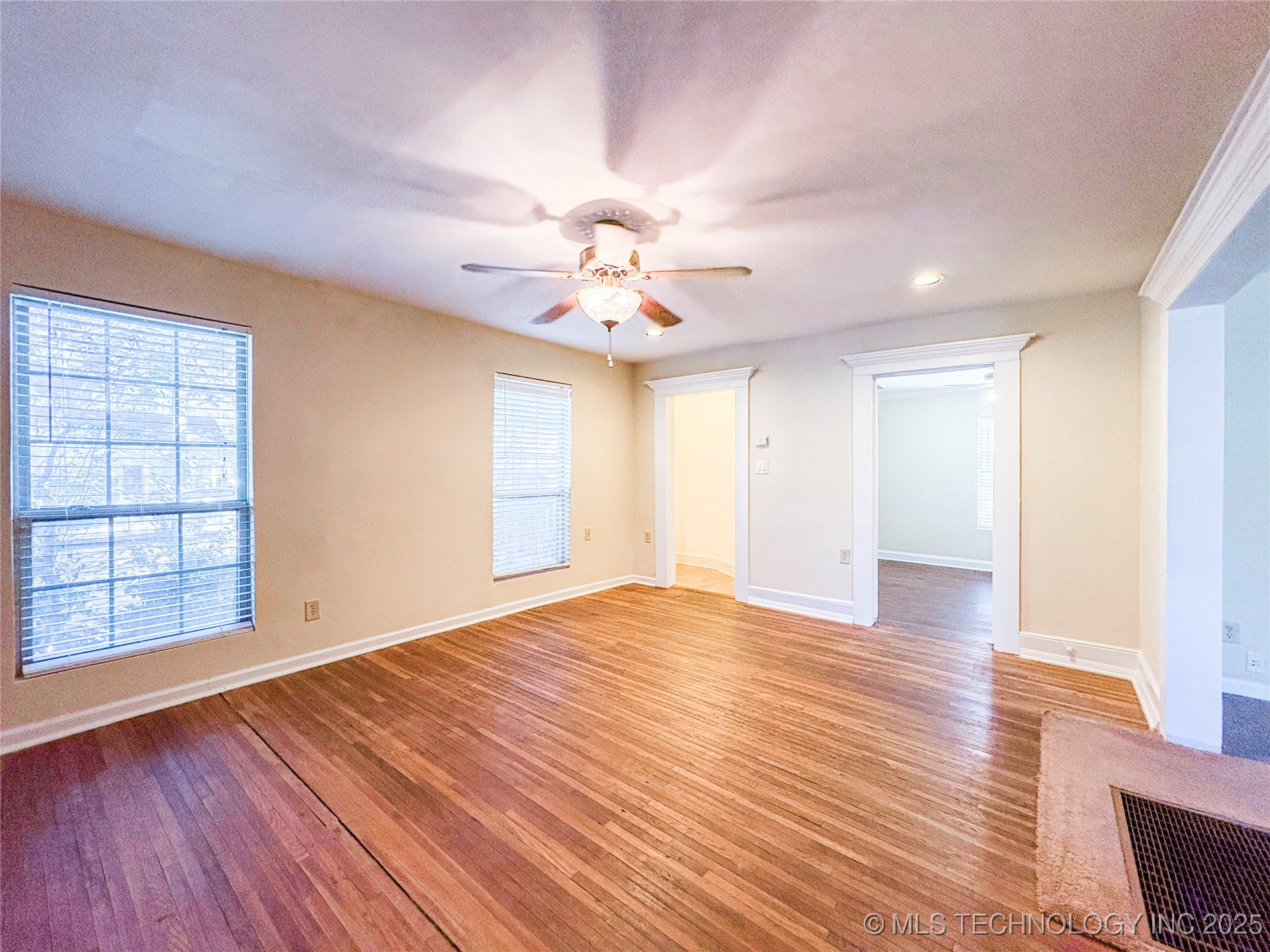 2220 W 40th Street Property Photo 5