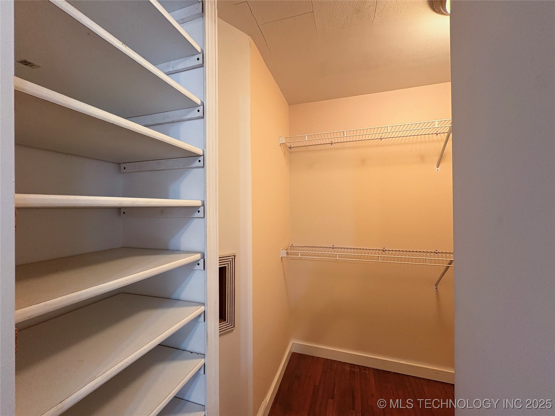 2220 W 40th Street Property Photo 8