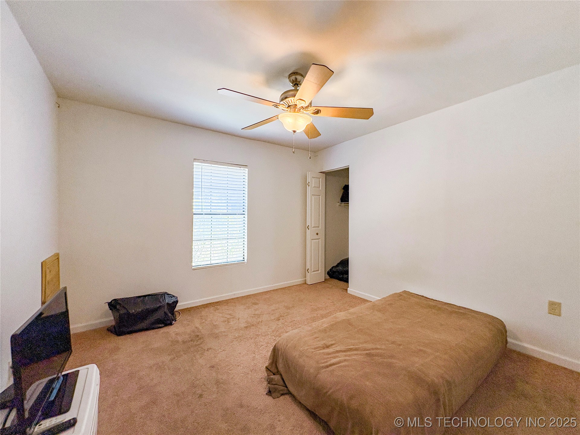 2220 W 40th Street Property Photo 16