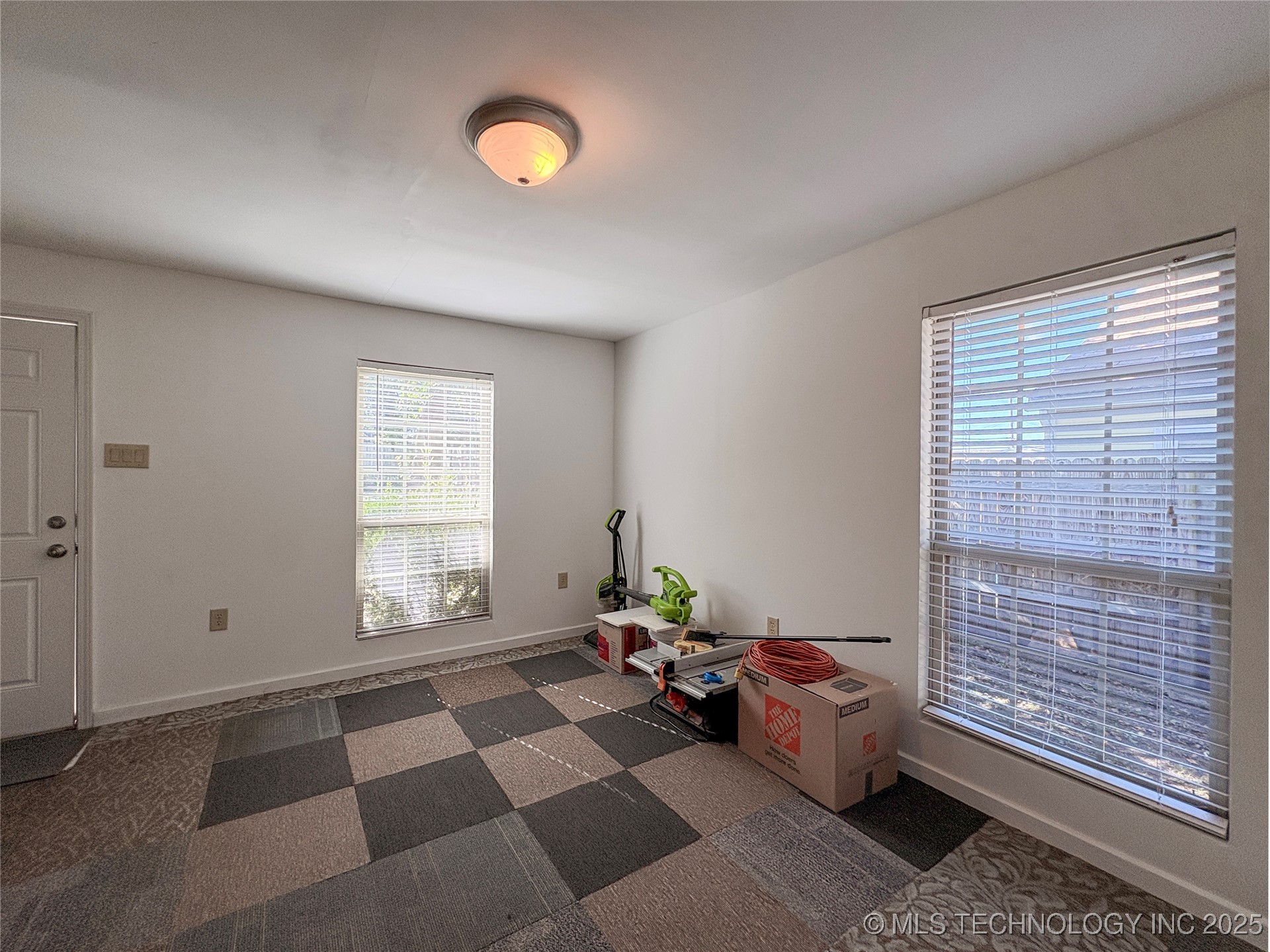 2220 W 40th Street Property Photo 18