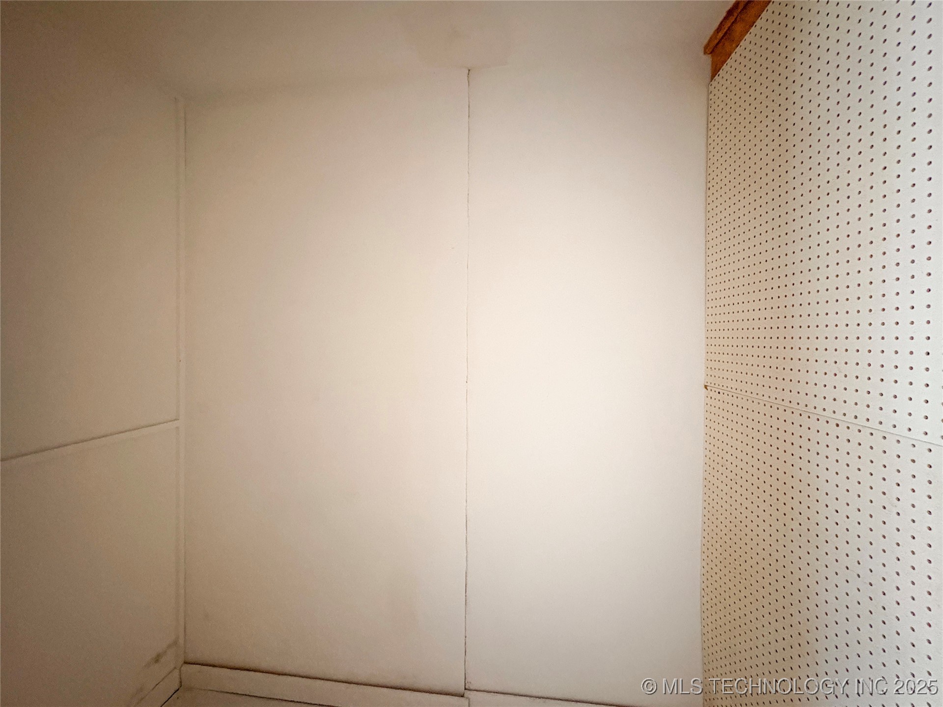 2220 W 40th Street Property Photo 20