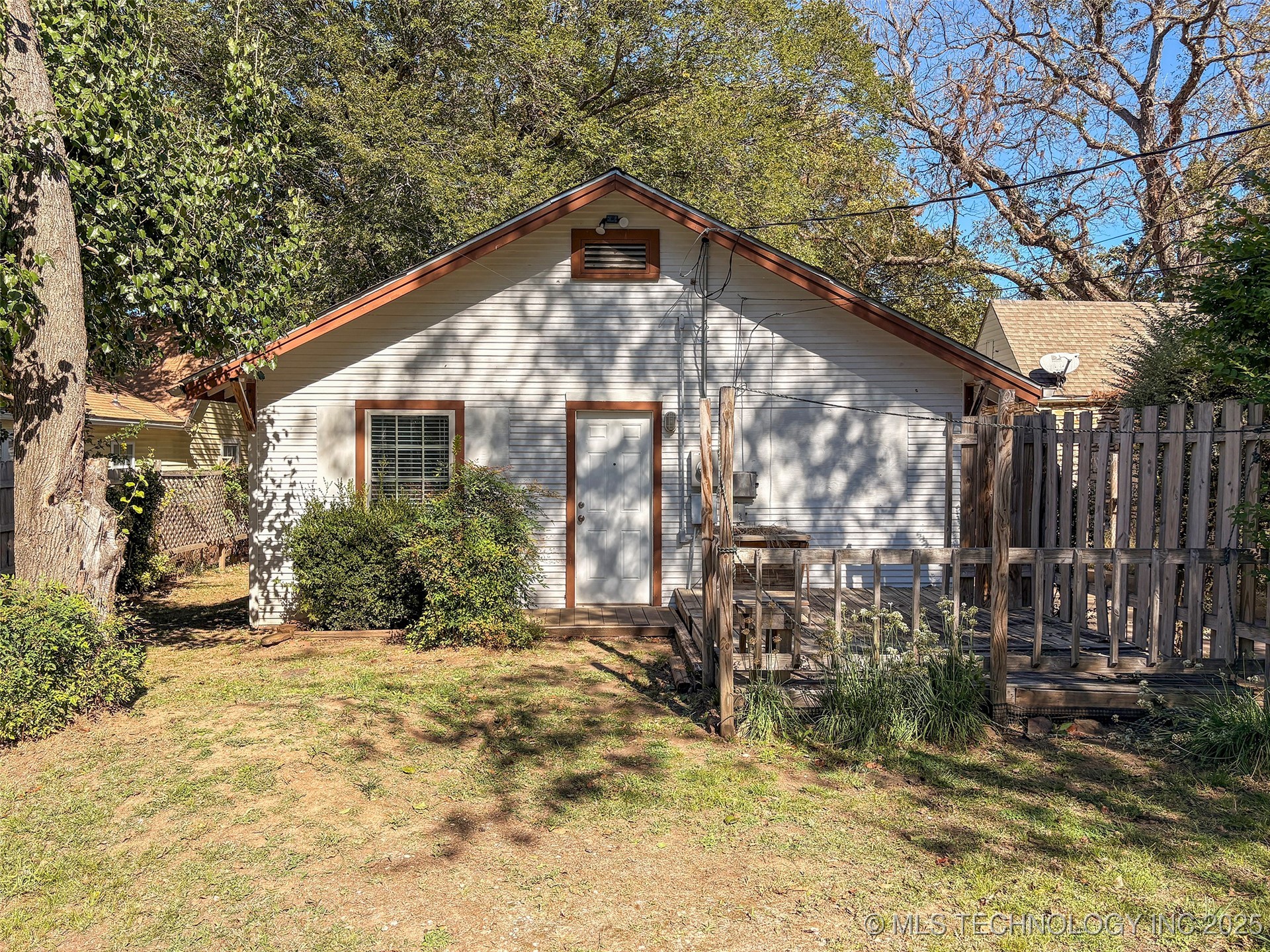 2220 W 40th Street Property Photo 23