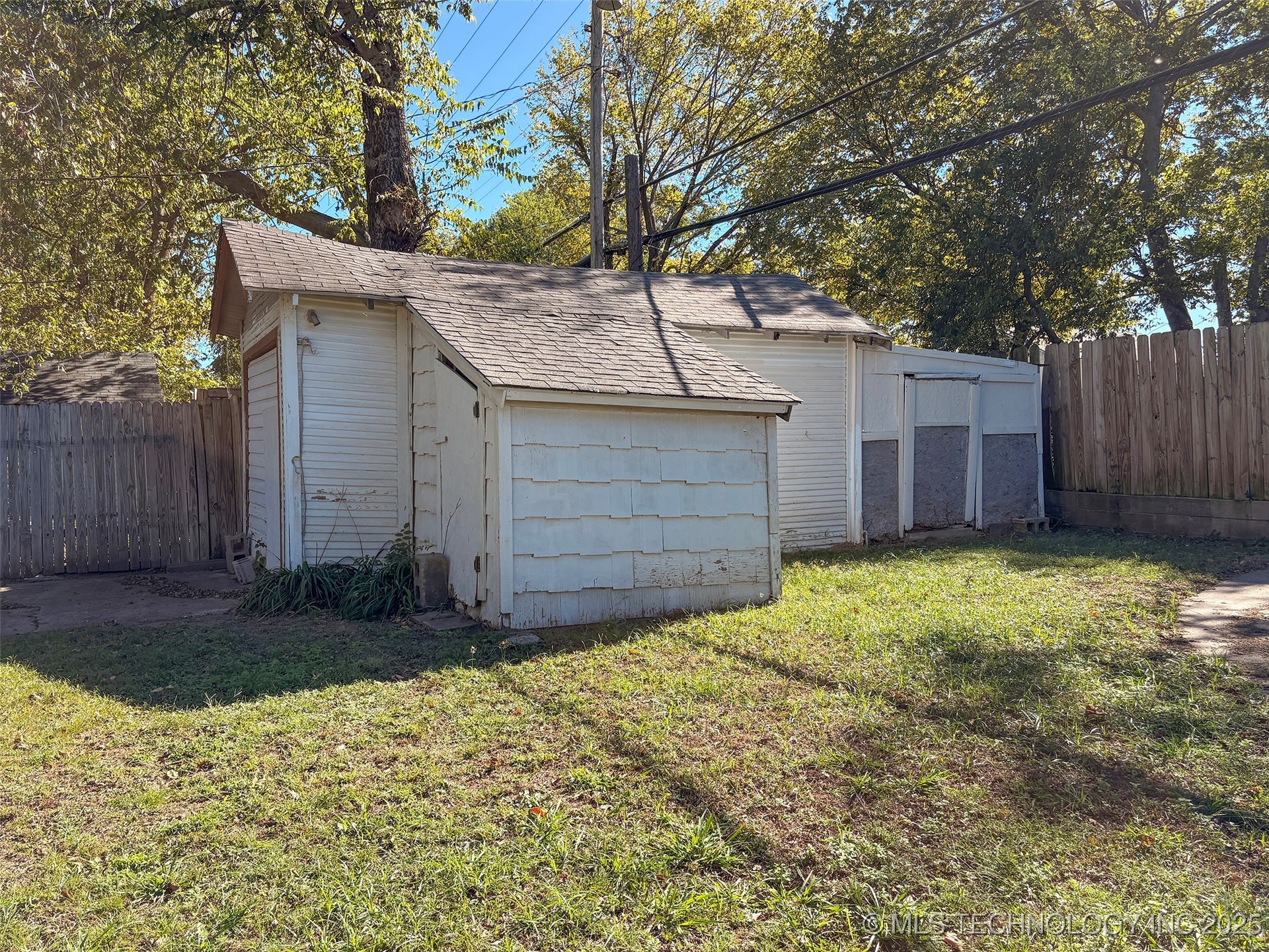 2220 W 40th Street Property Photo 24