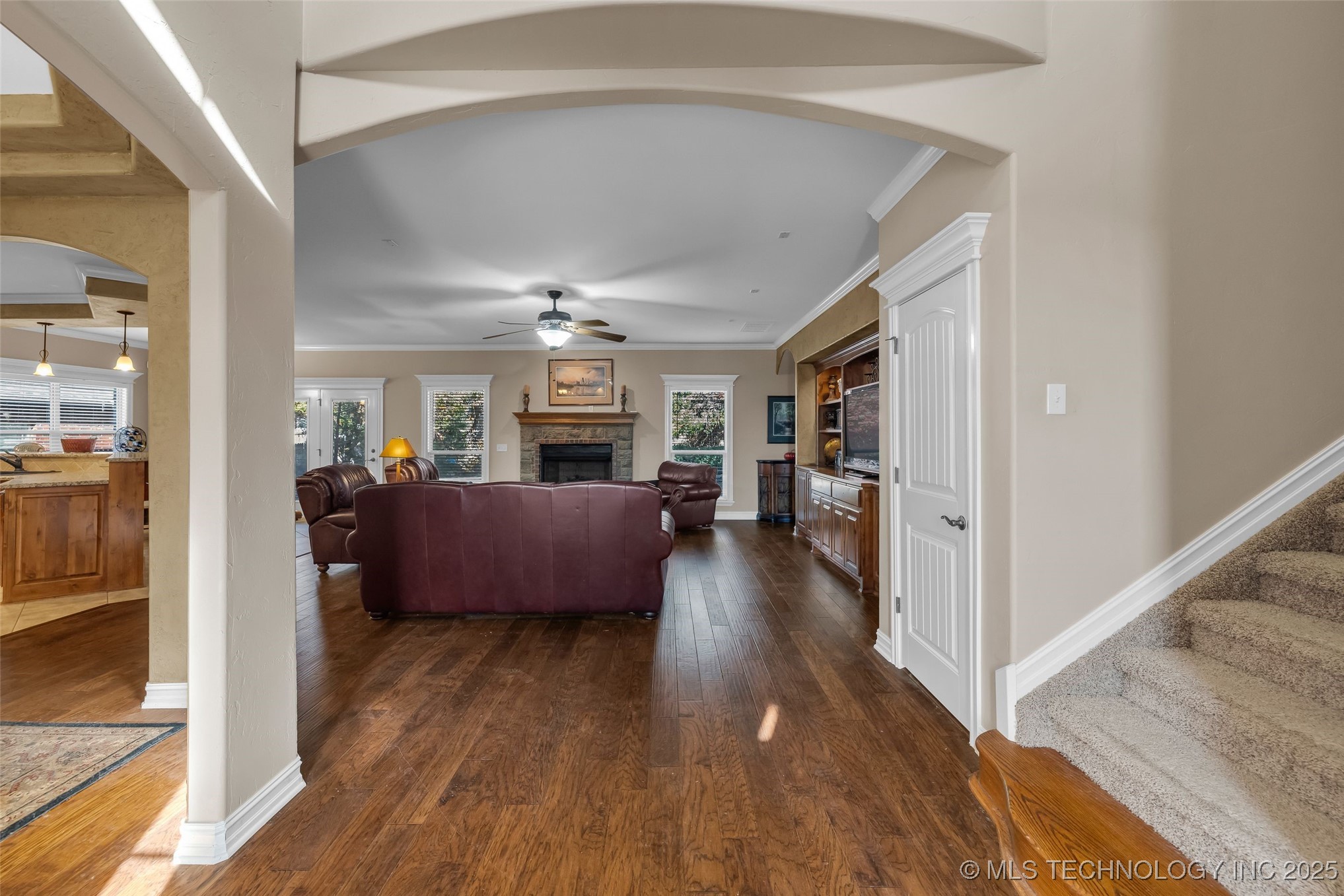 1204 W Fargo Lane Property Photo 7