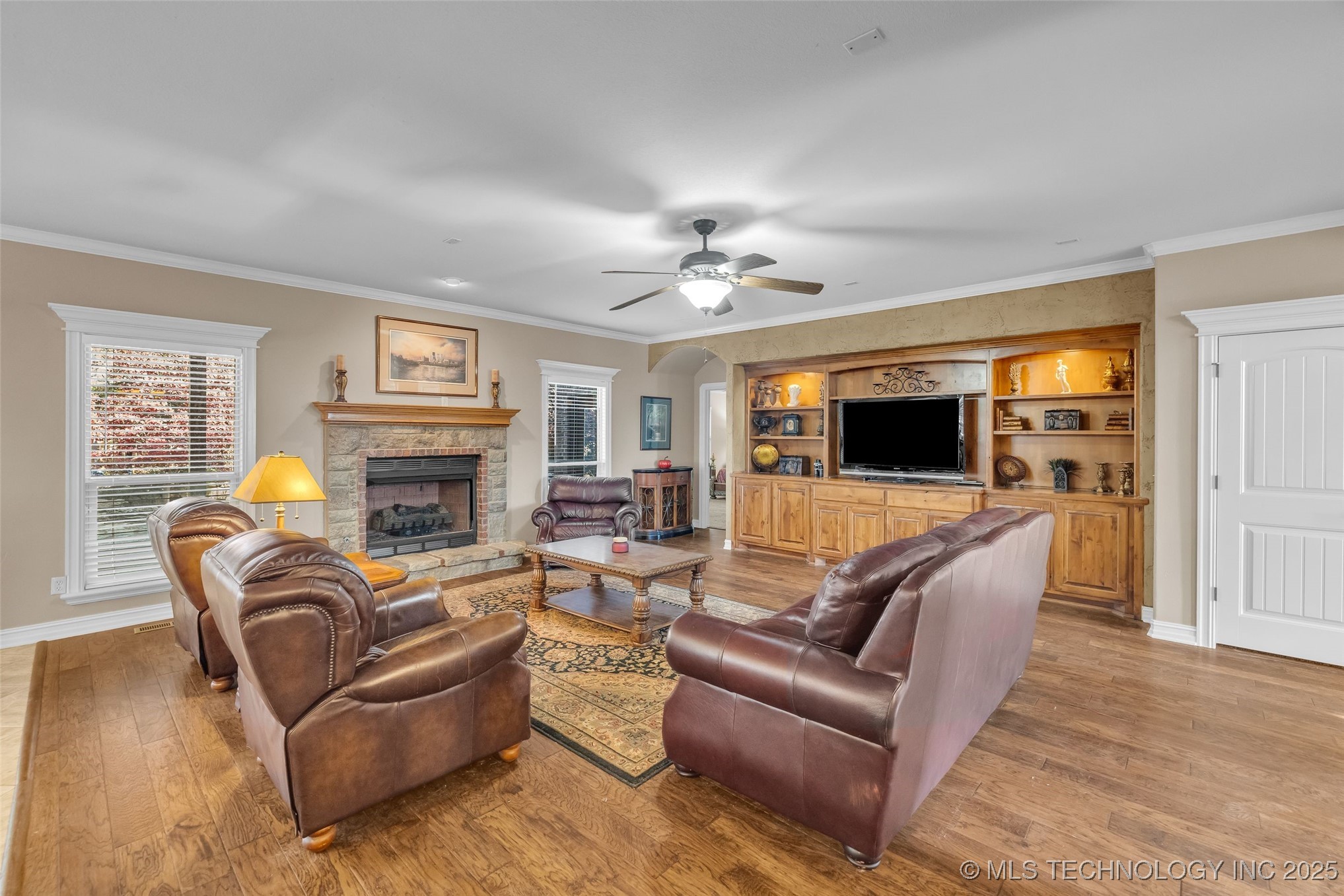 1204 W Fargo Lane Property Photo 11