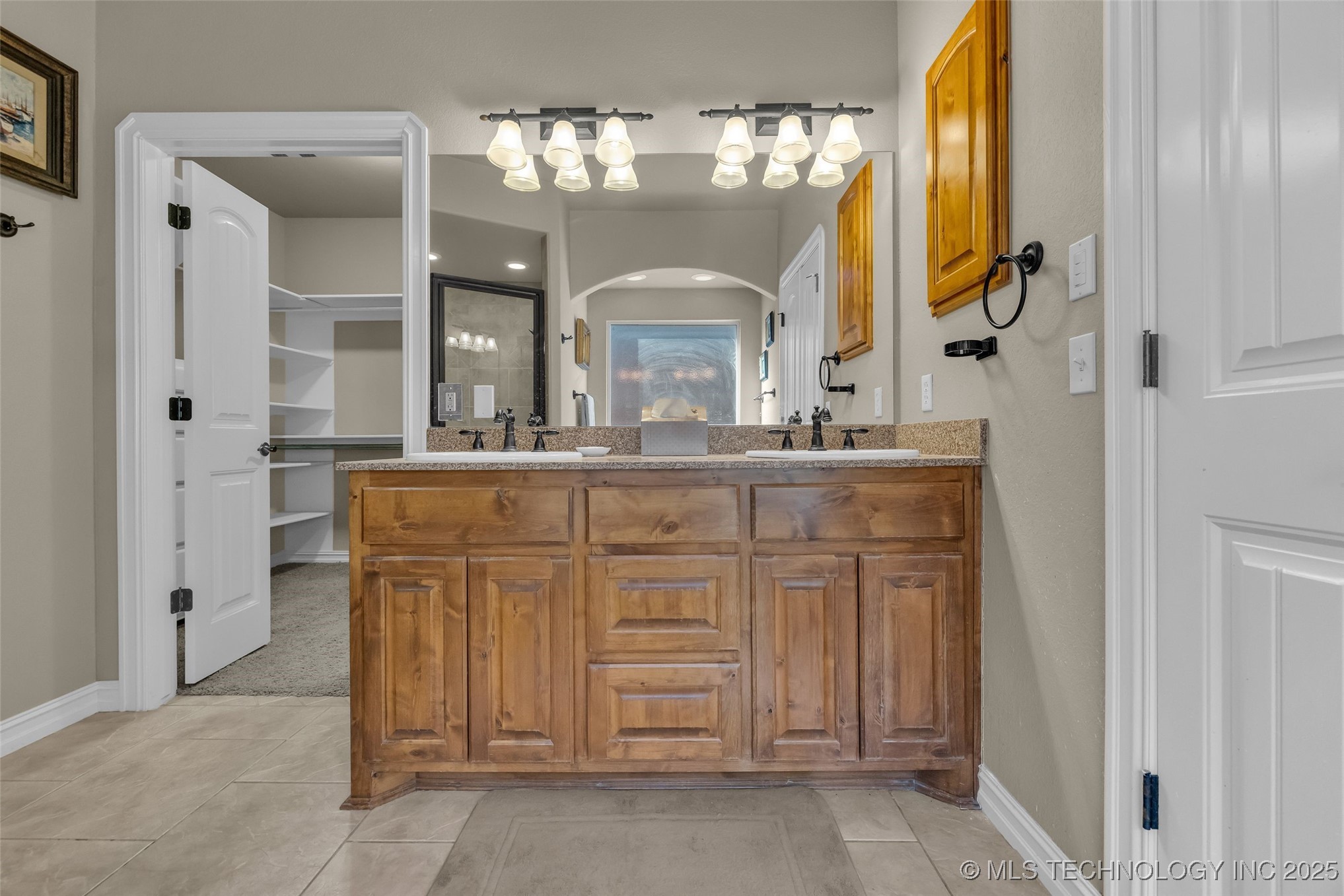 1204 W Fargo Lane Property Photo 40