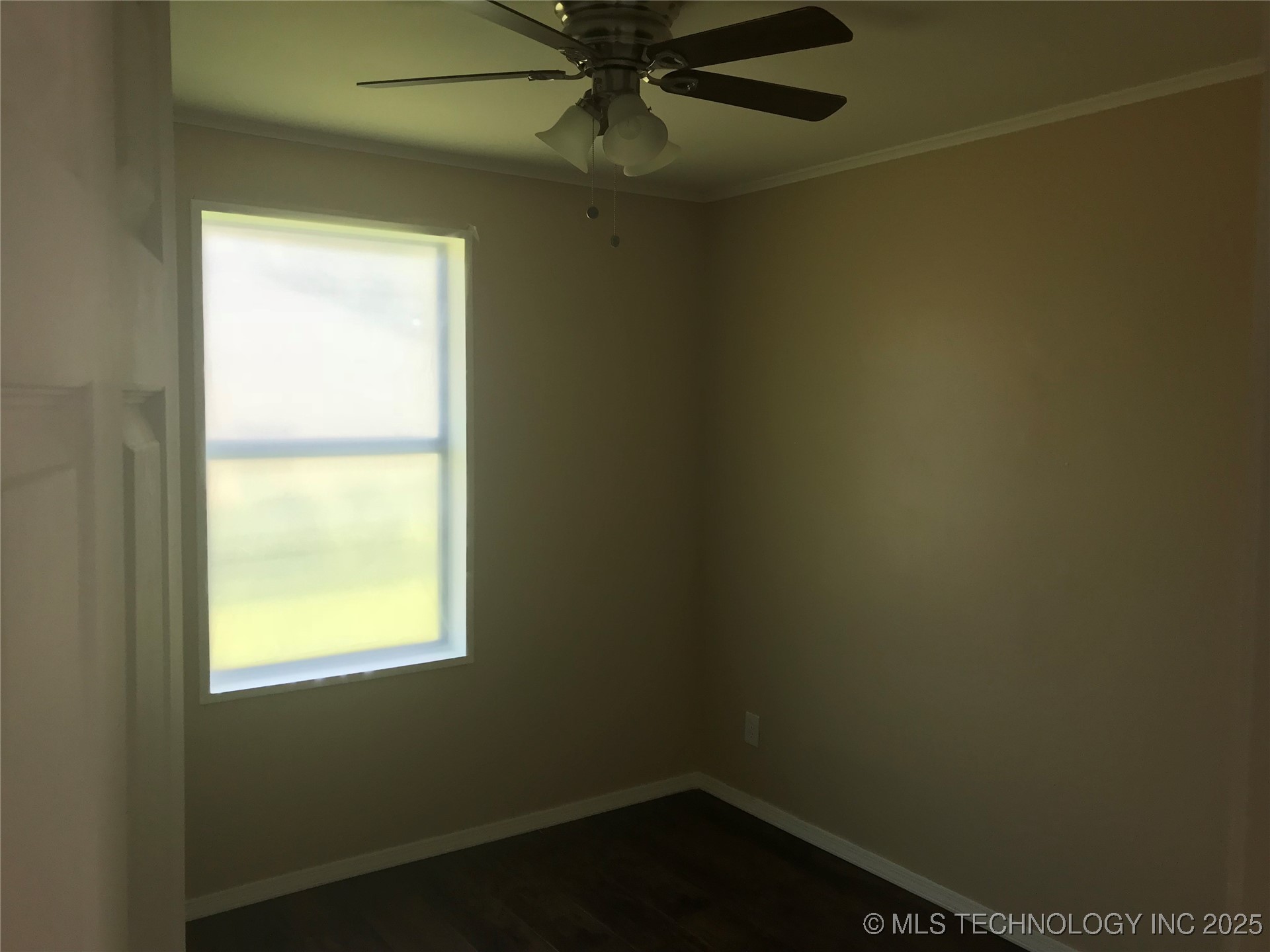 408 E 40th Place North Property Photo 8