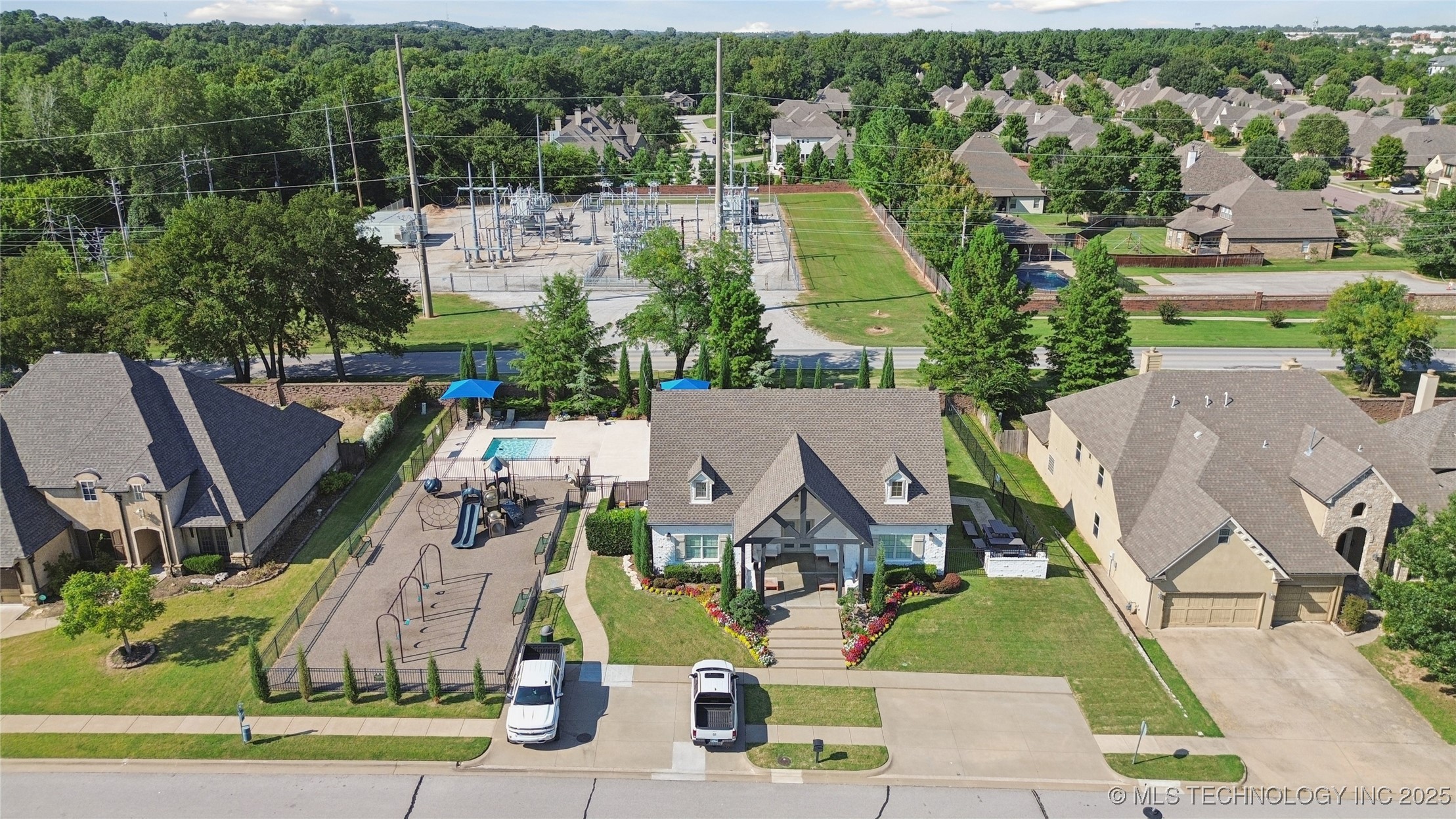 11285 S 73rd Place Property Photo 5