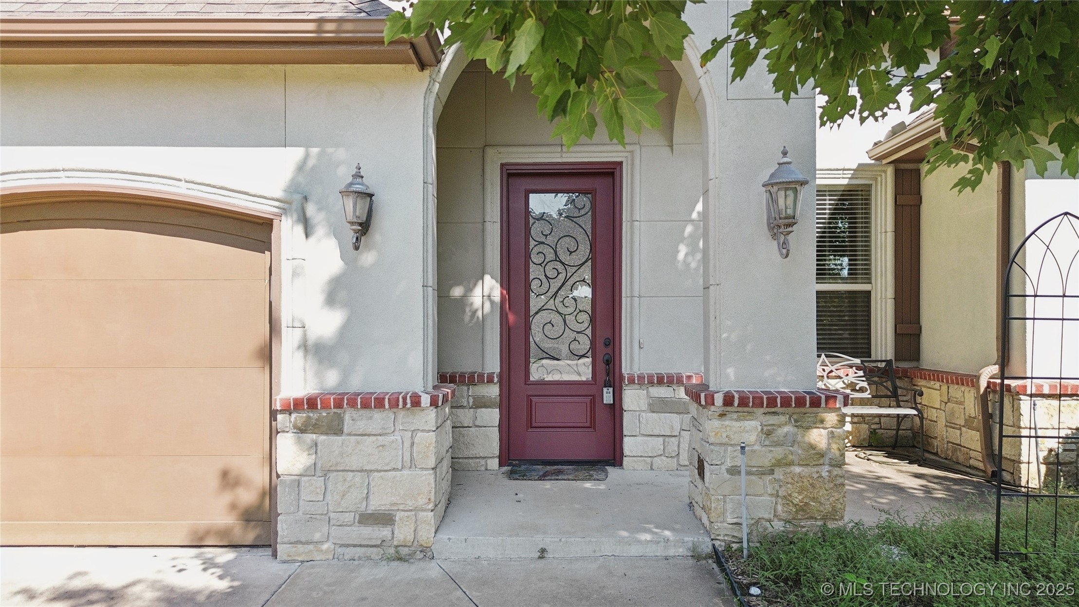 11285 S 73rd Place Property Photo 8