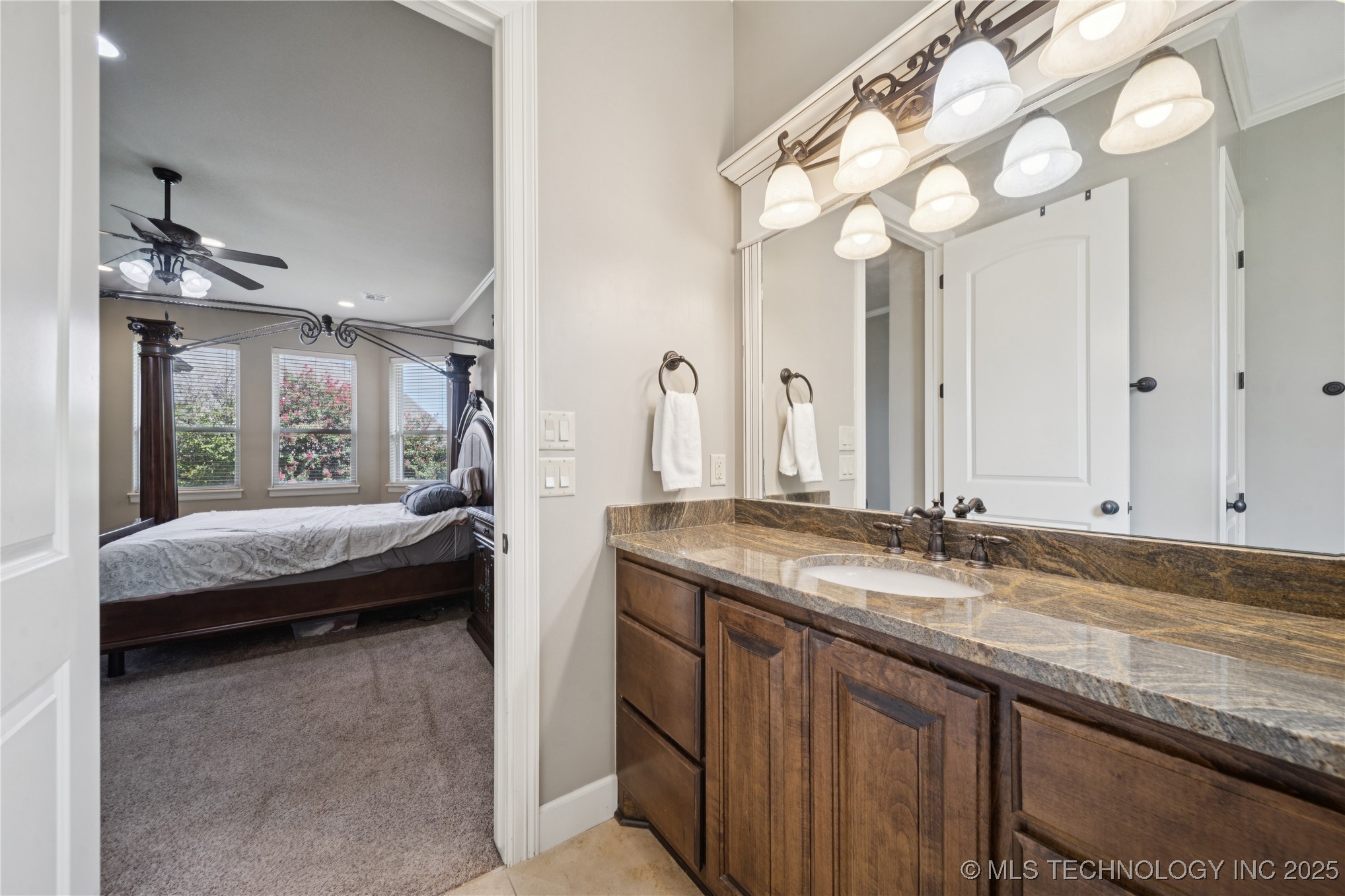 11285 S 73rd Place Property Photo 32