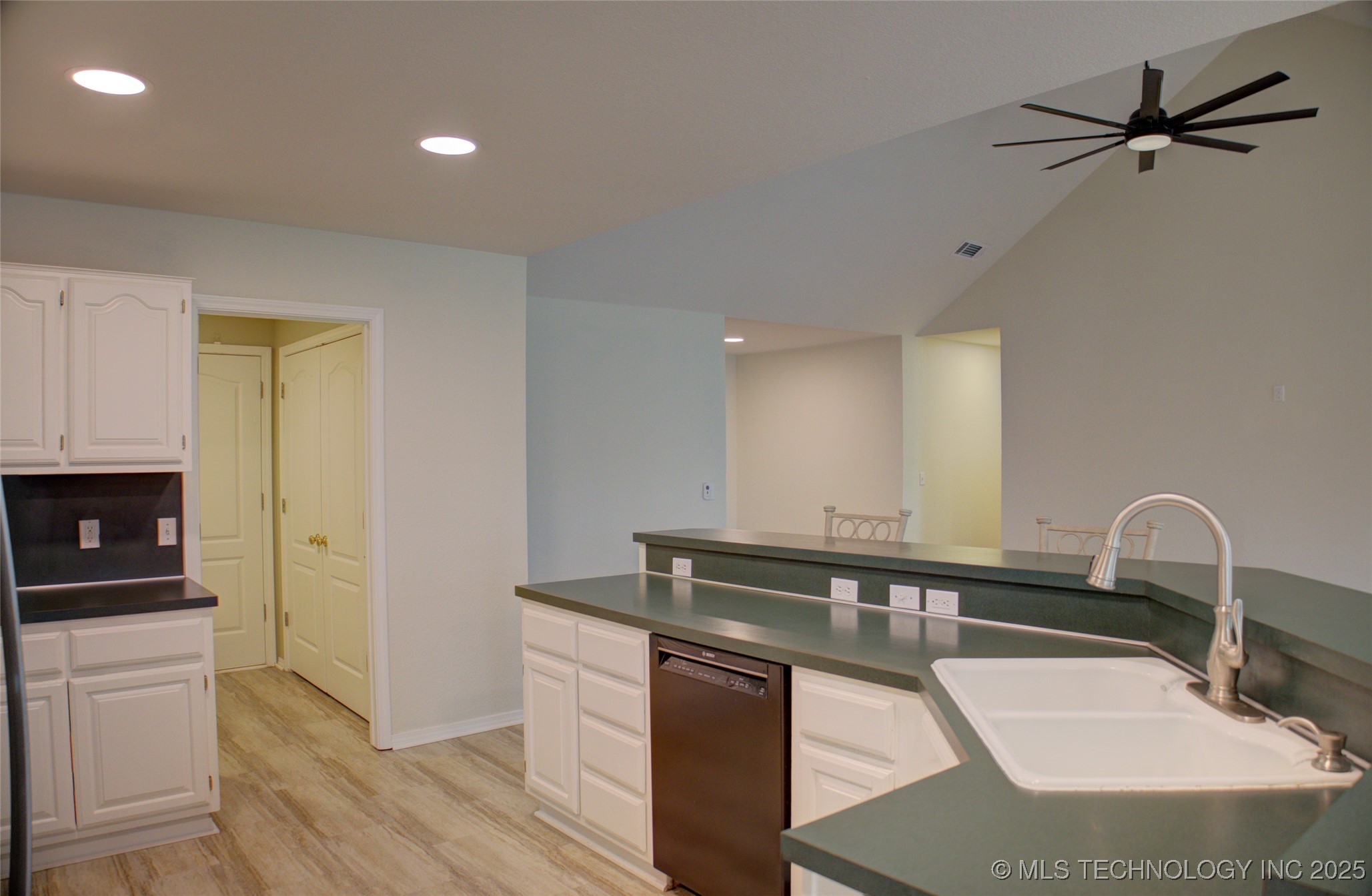 11511 S 108th East Place Property Photo 12