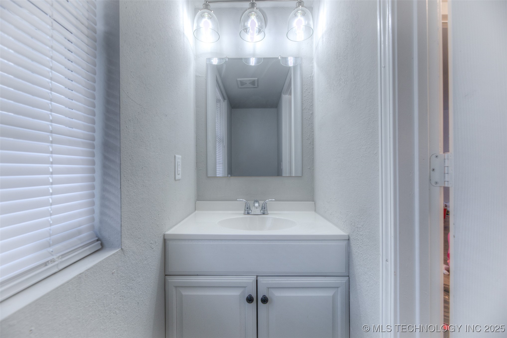 229 N Burnett Street Property Photo 2