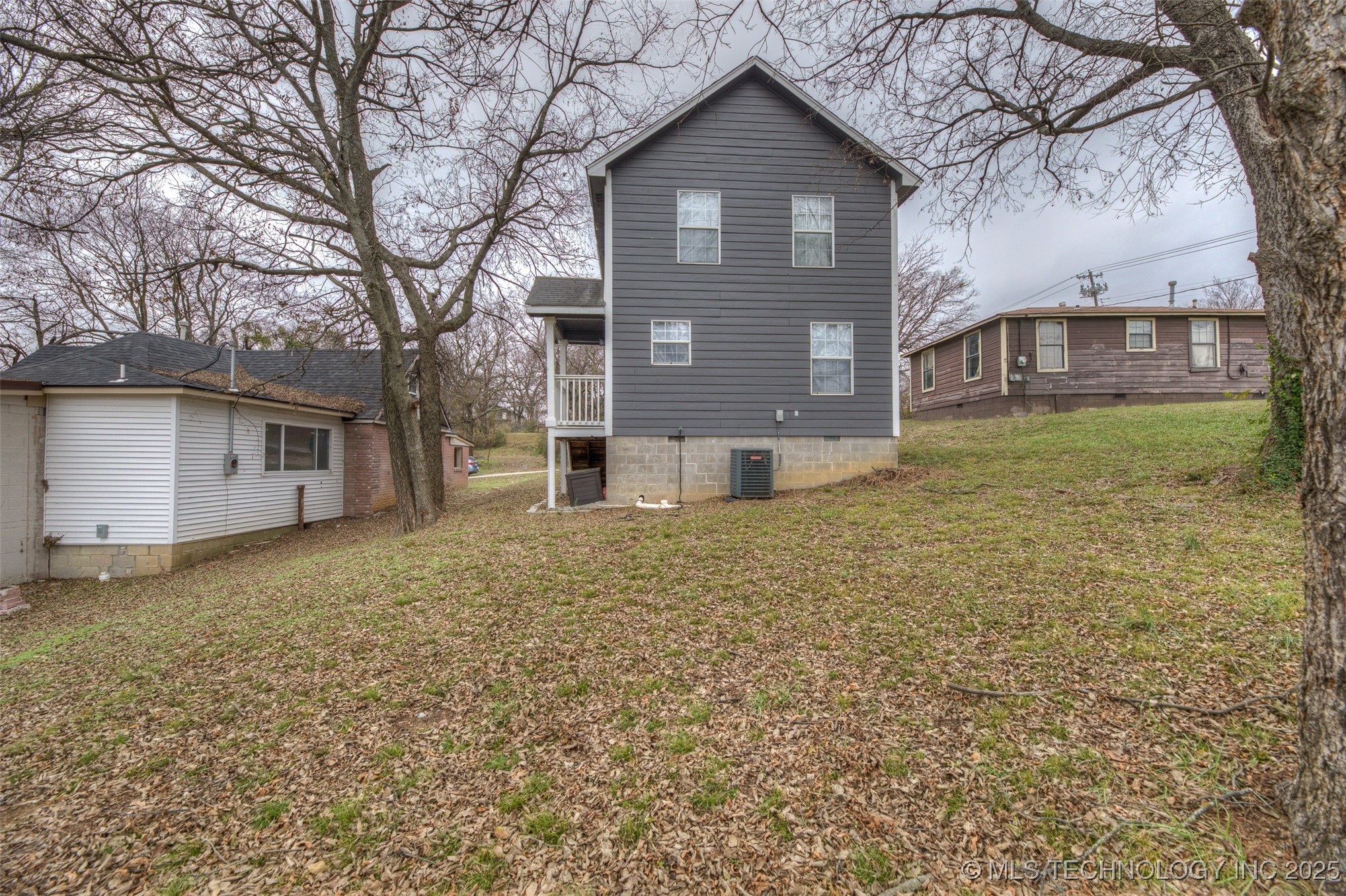 229 N Burnett Street Property Photo 4