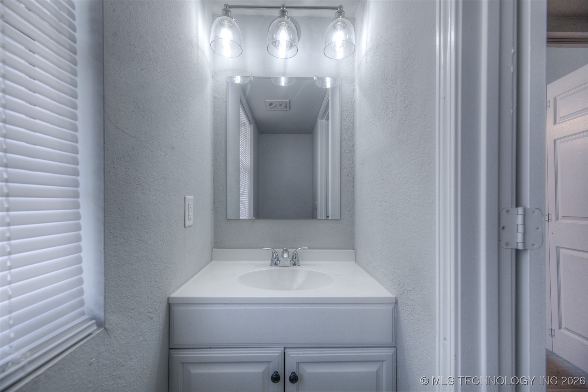 229 N Burnett Street Property Photo 12