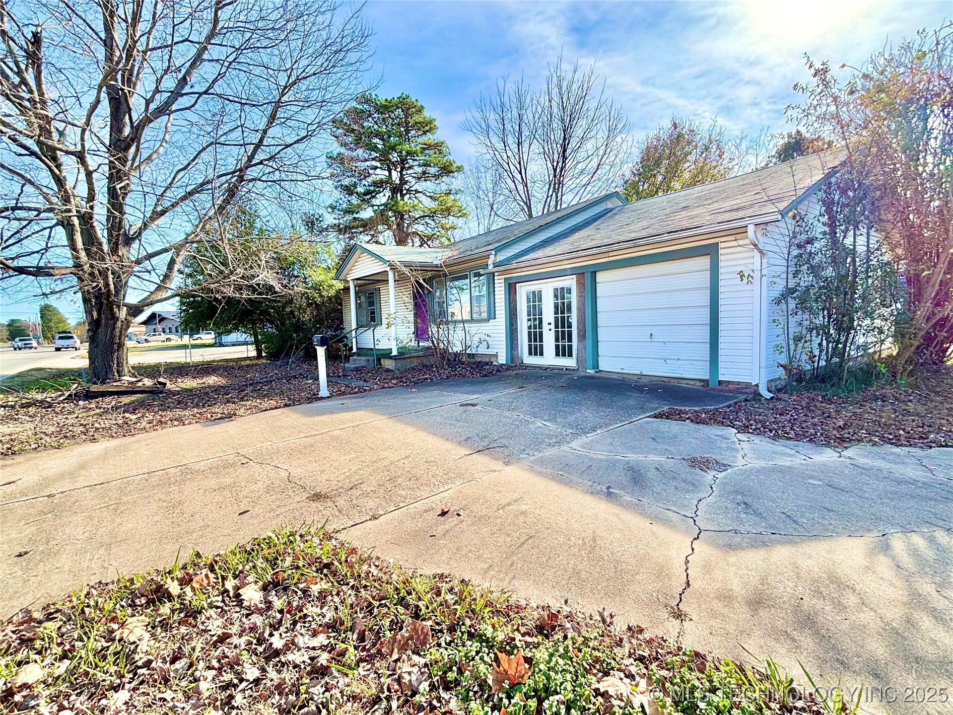 900 E Main Property Photo 1