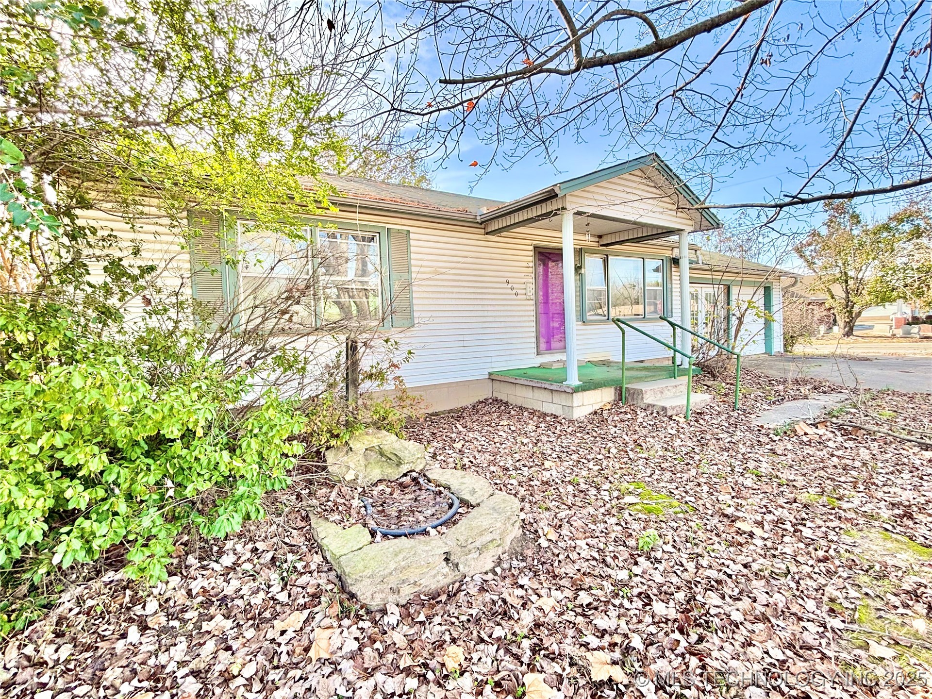 900 E Main Property Photo 2