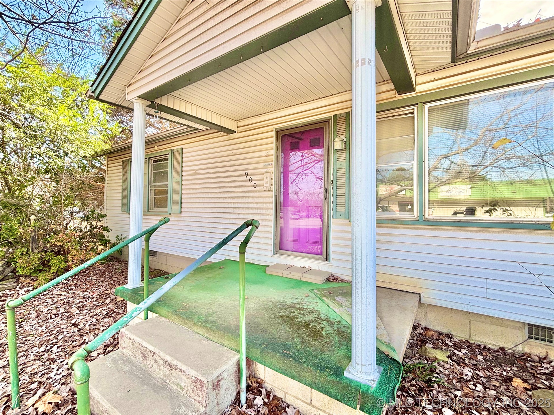 900 E Main Property Photo 3