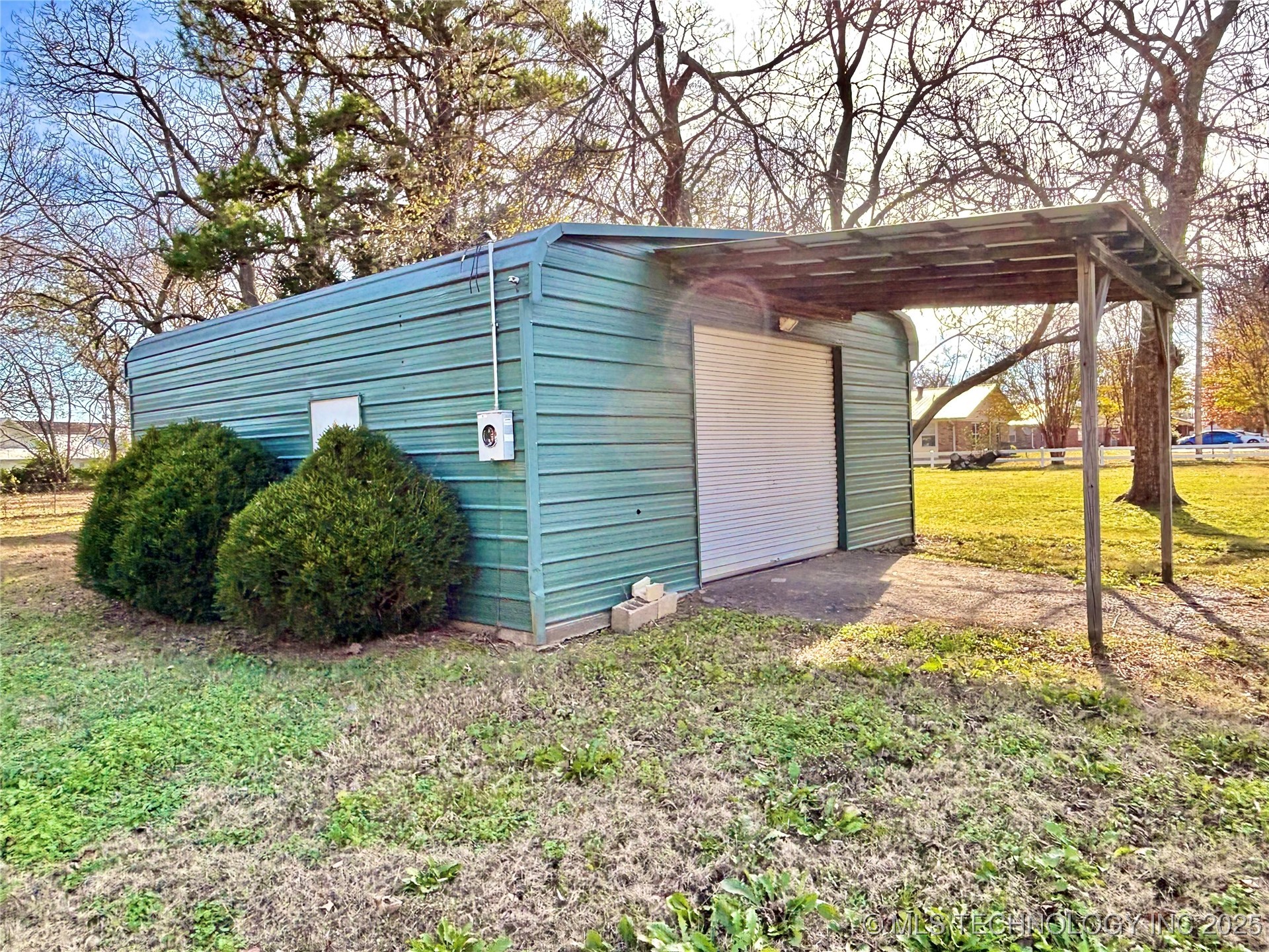 900 E Main Property Photo 5