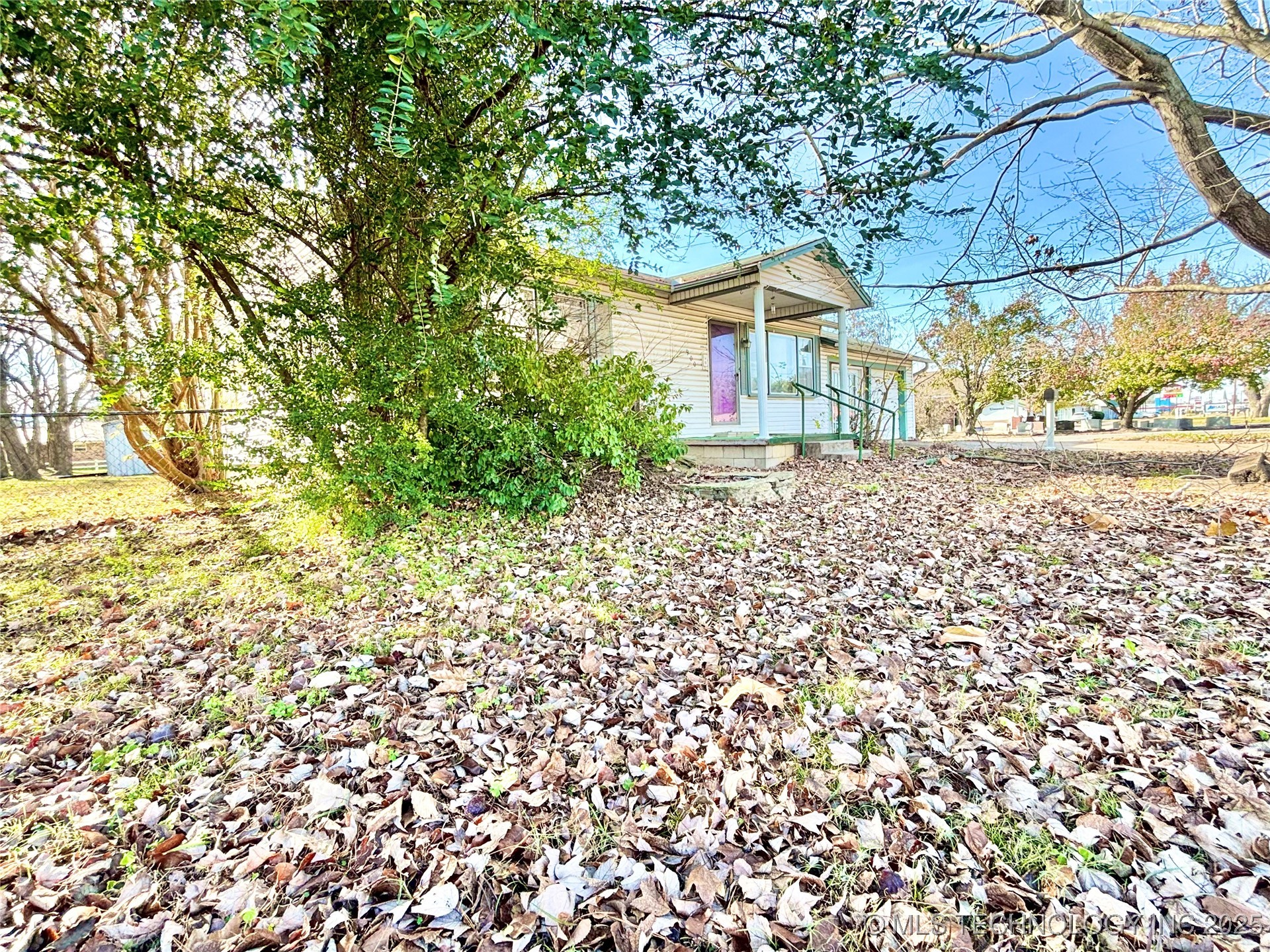 900 E Main Property Photo 23