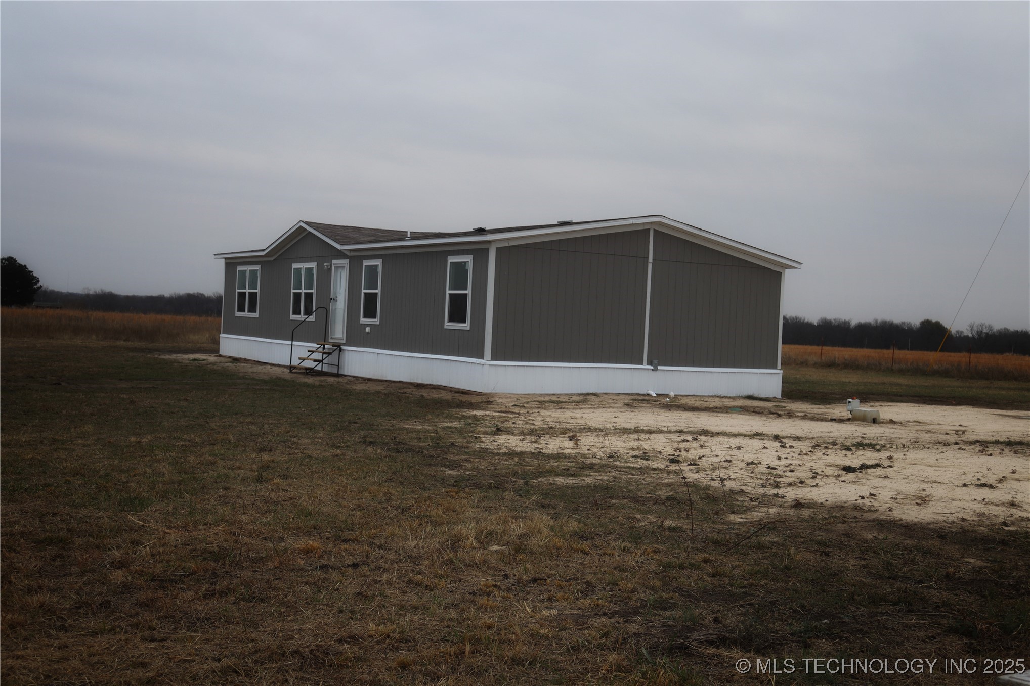 16130 Harper Lane Property Photo 2