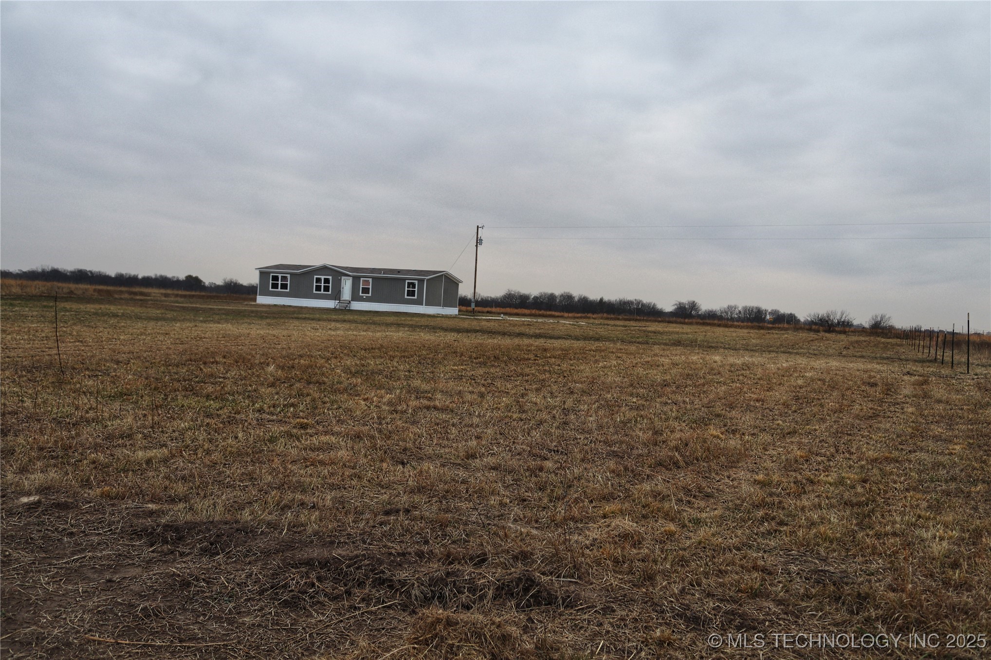 16130 Harper Lane Property Photo 3